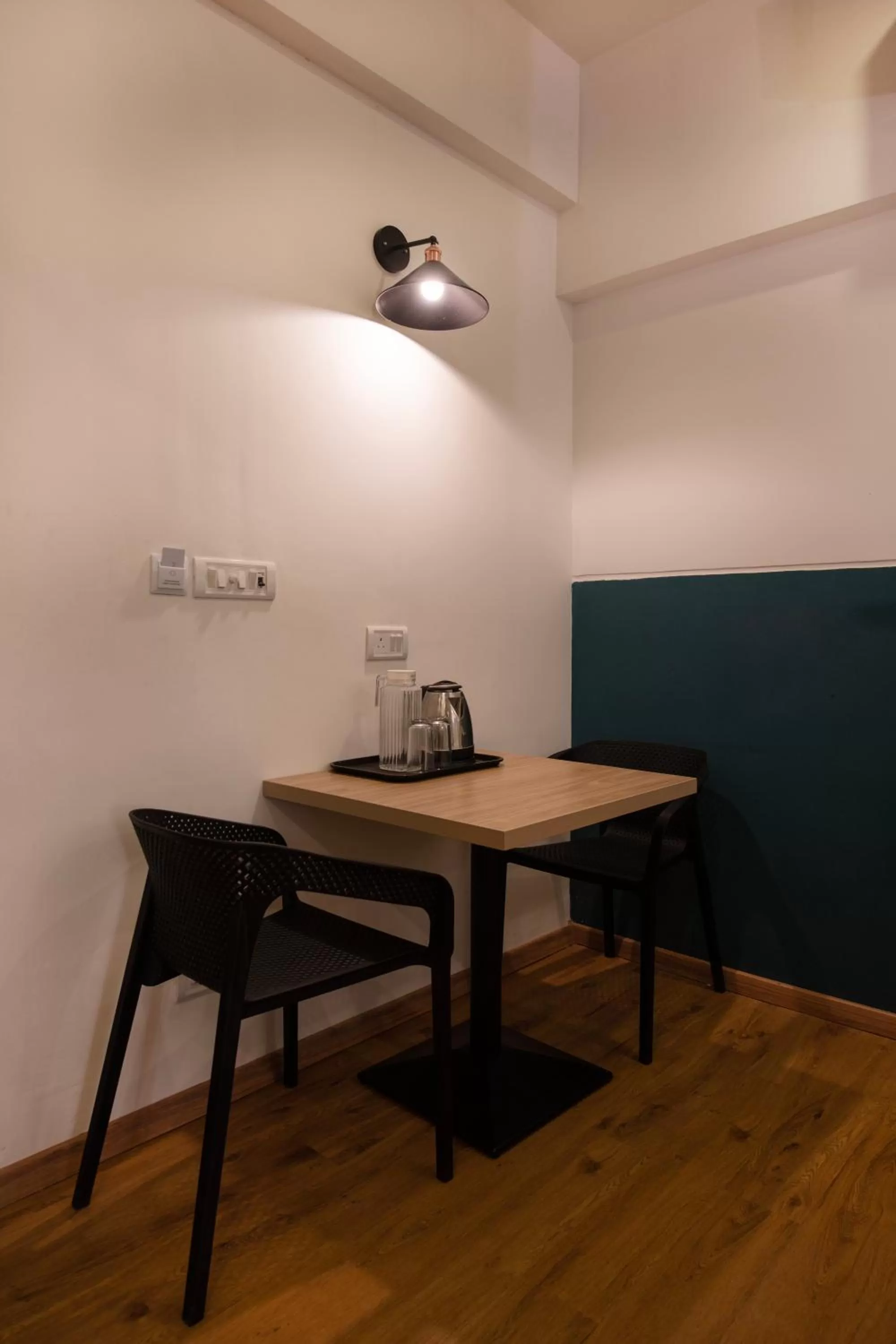 Convastay Prestige- Near Apollo Hospital & US Consulate