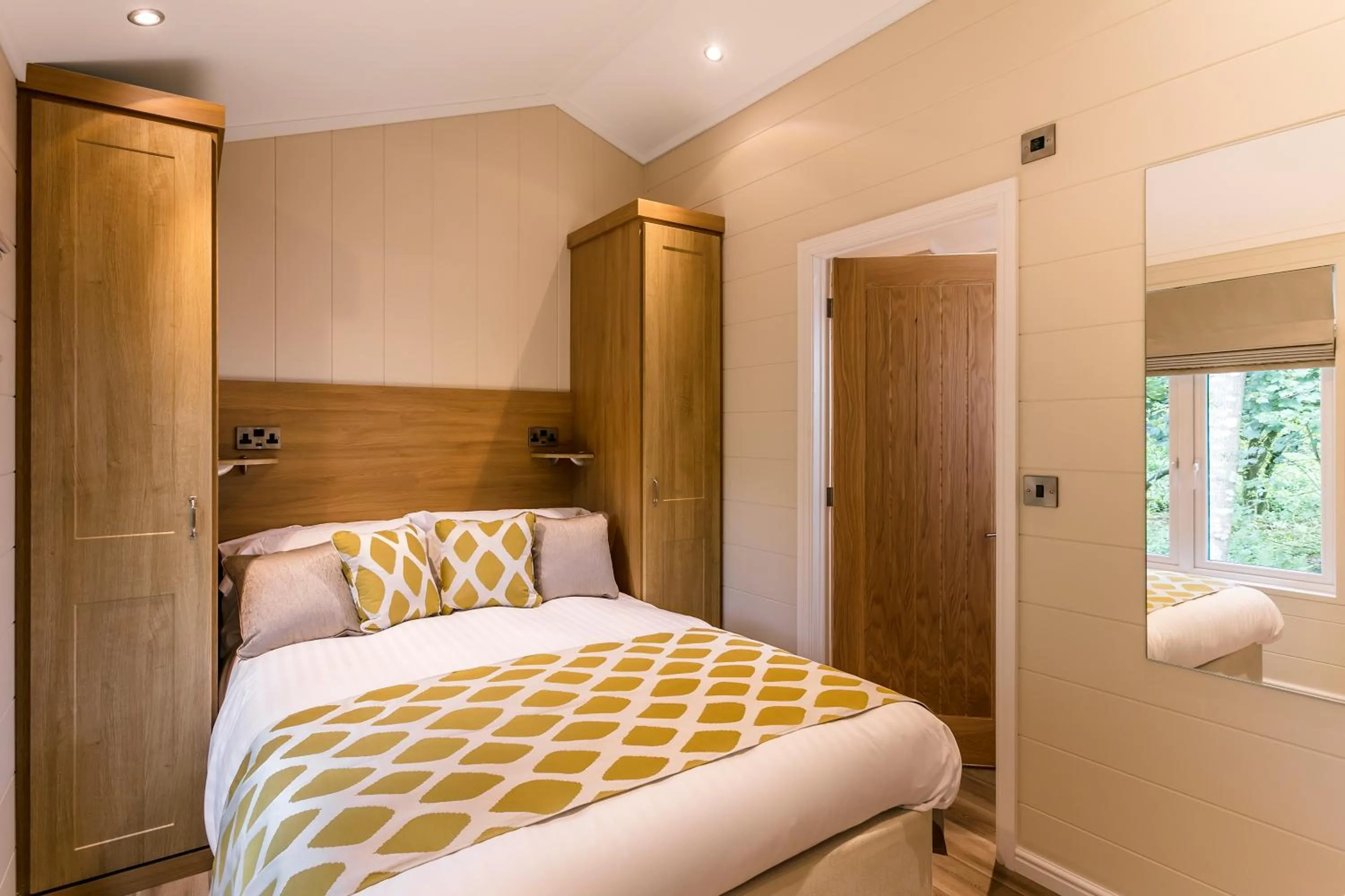 Bedroom, Bed in The Gamekeeper's Inn