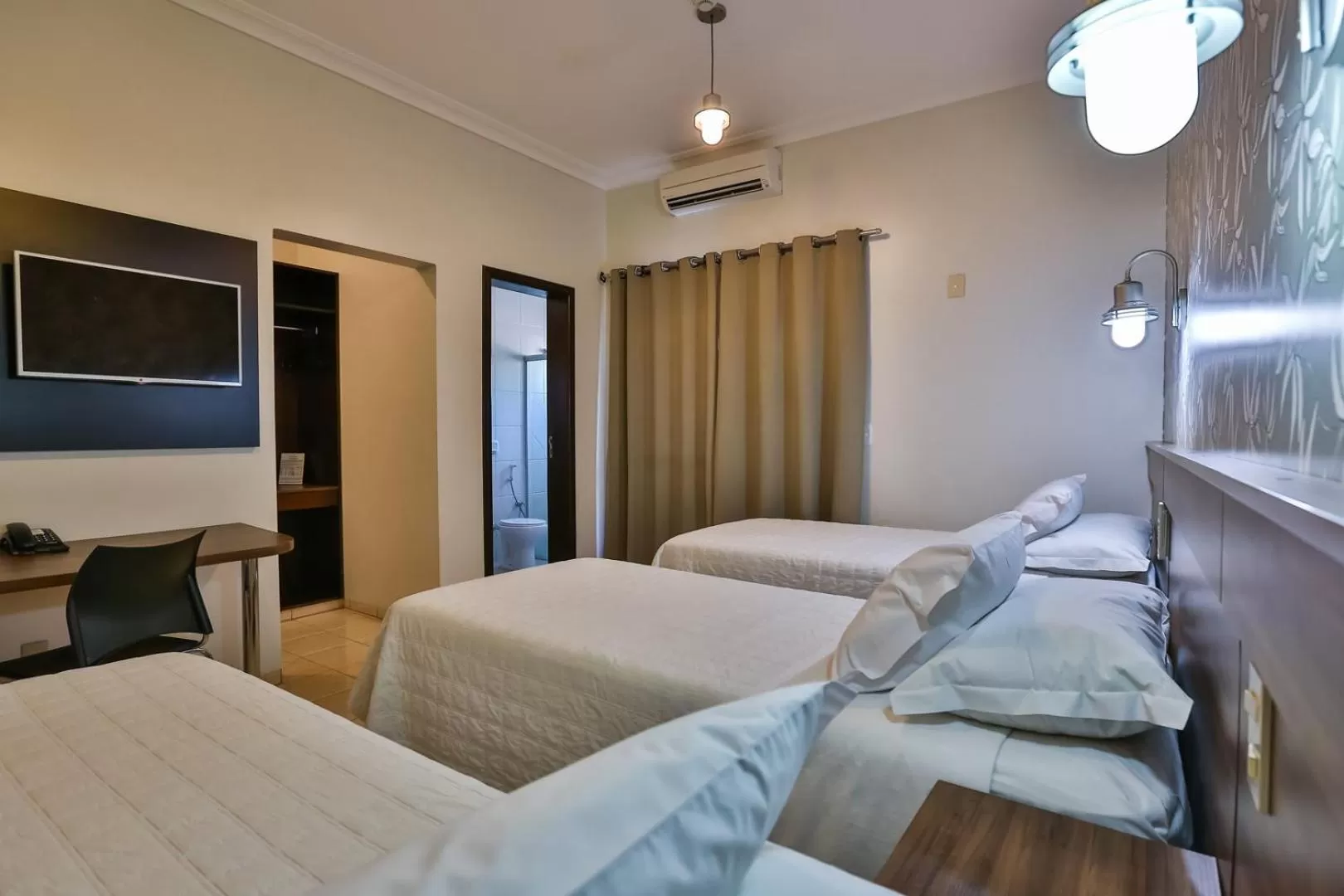 Bed in Ucayali Hotel