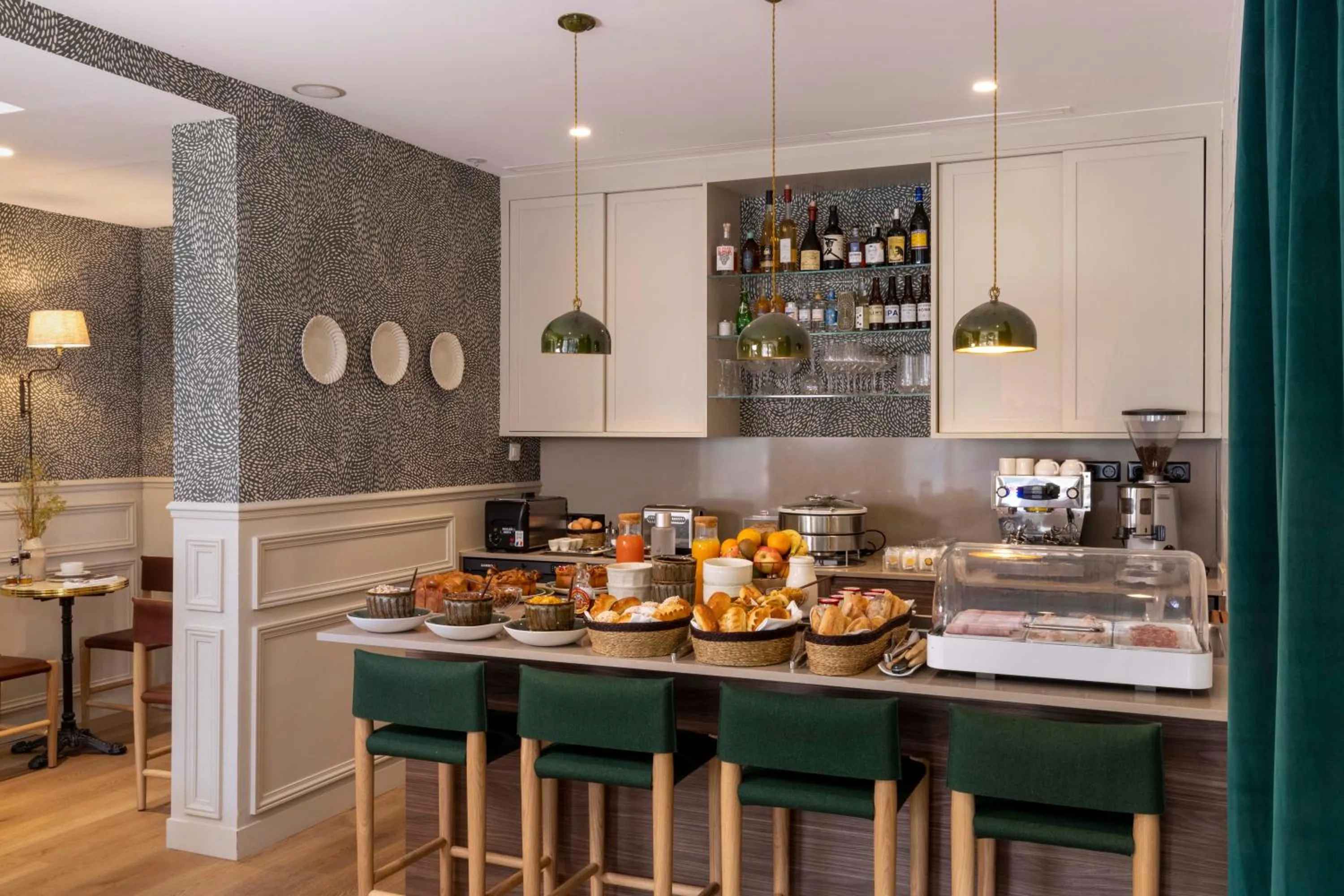 Breakfast in Le Petit Beaumarchais Hotel & Spa