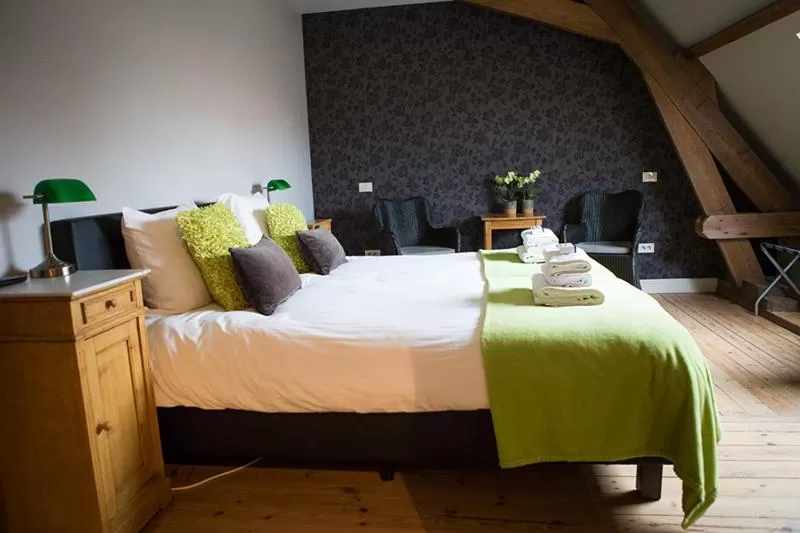 Decorative detail, Bed in B&B Pastorie van Merkem