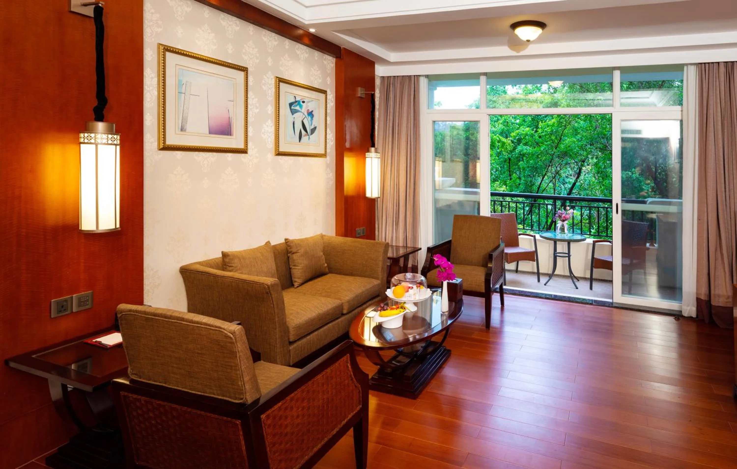 Living room in Good View Hotel Tangxia - 15 mins drive from Dongguan South Railway Station