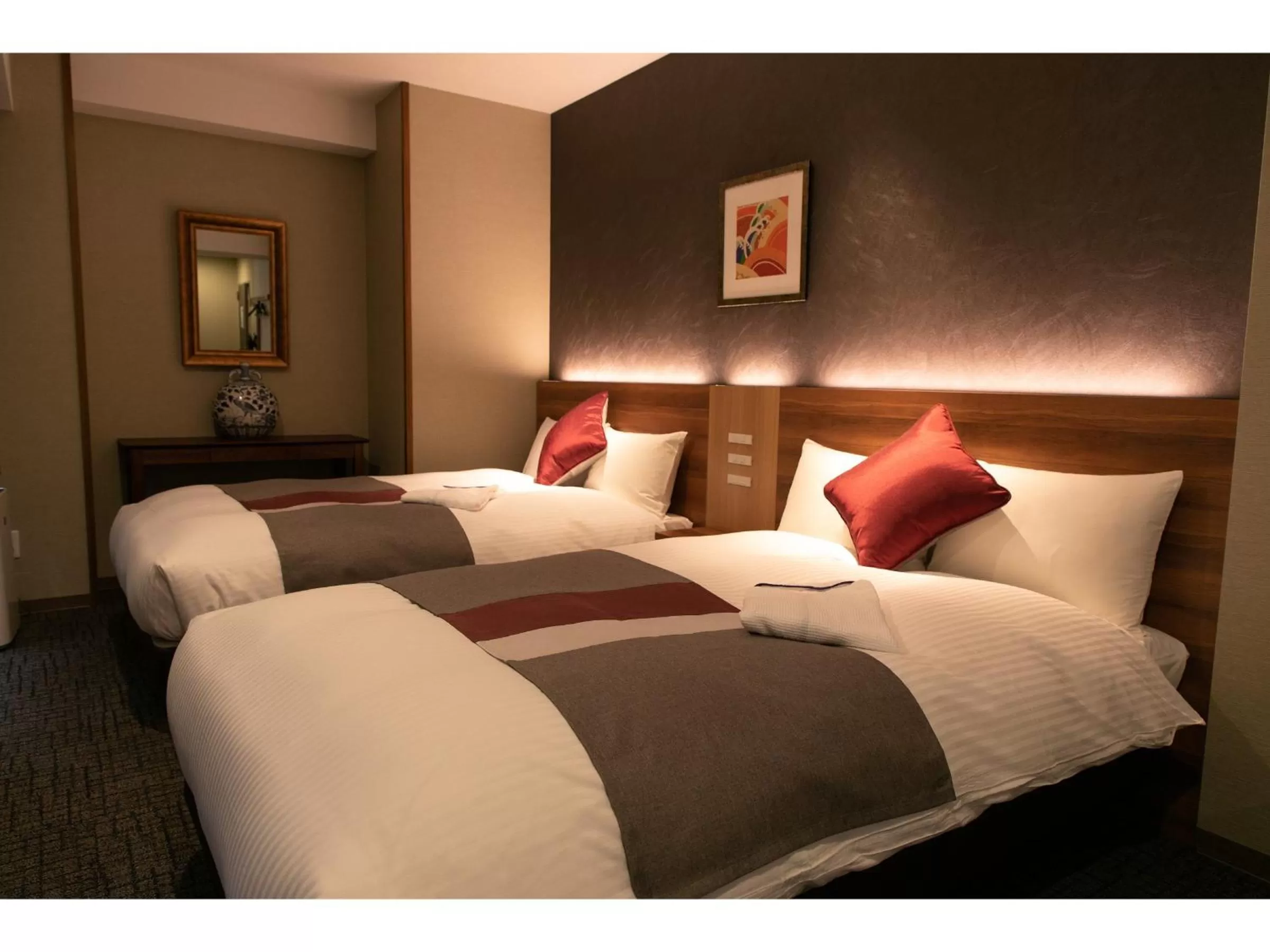 Bedroom, Bed in Shinsaibashi Grand Hotel Osaka