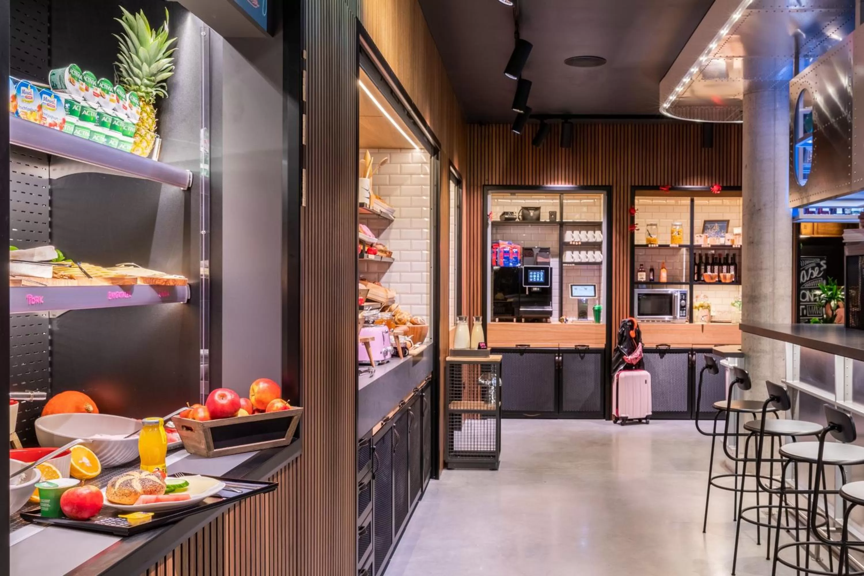 Breakfast in Moxy Berlin Airport