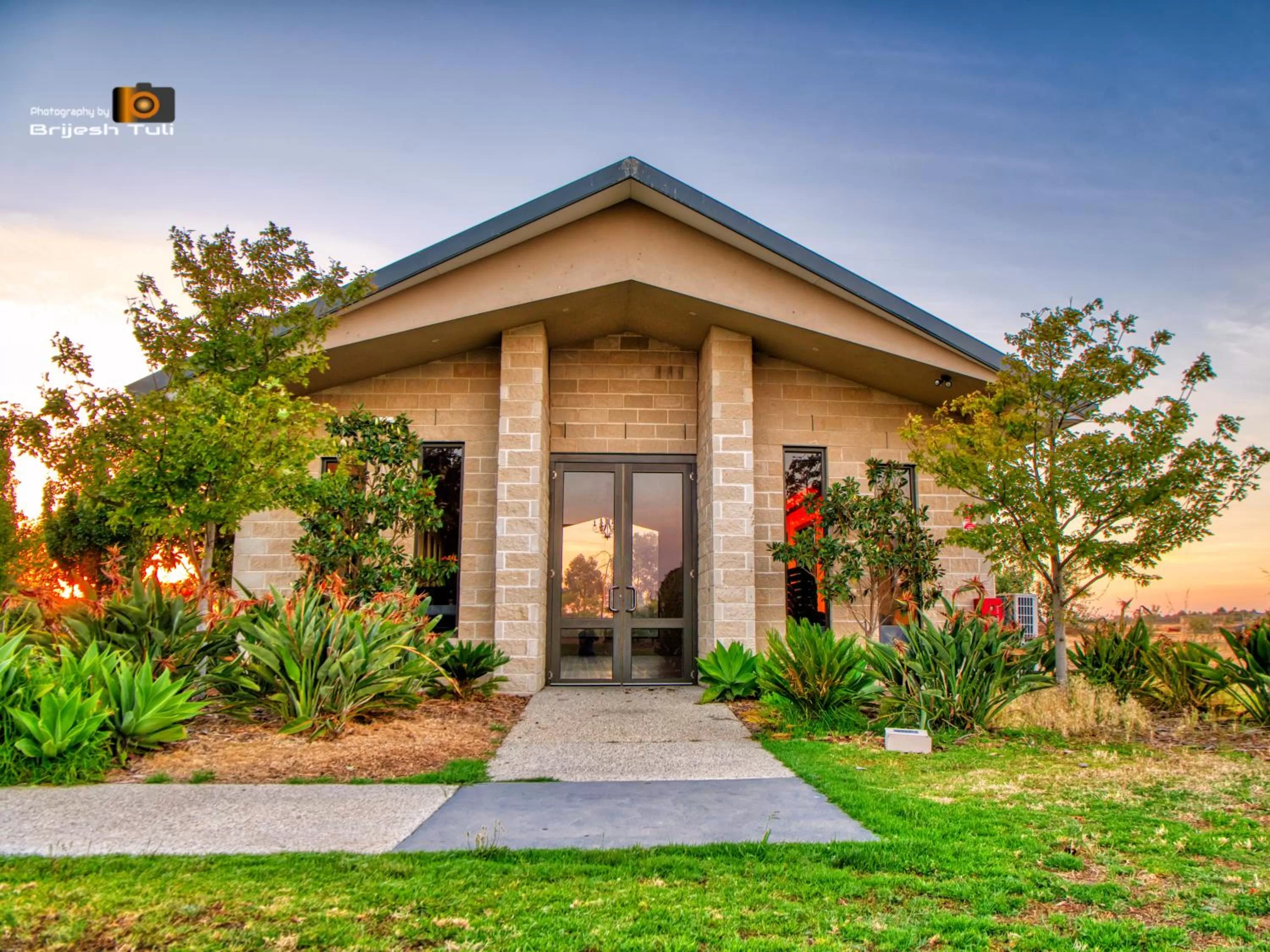 Property building in Quality Hotel Point Cook