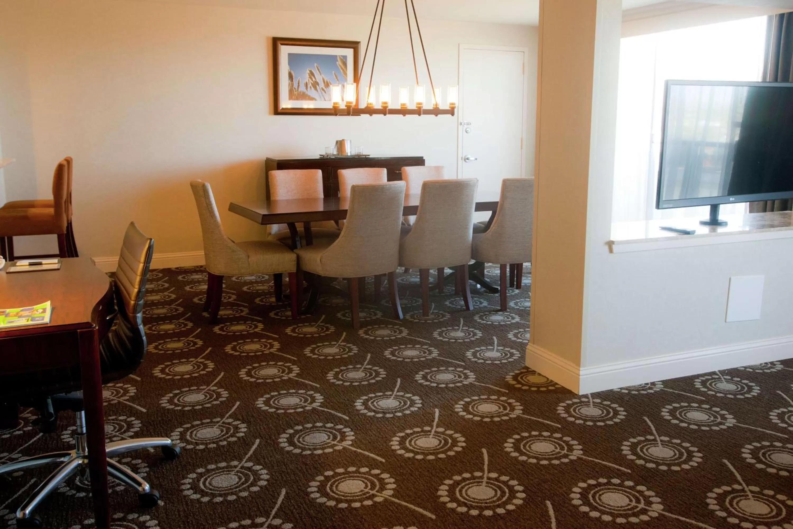 Bedroom in Midland Plaza Hotel