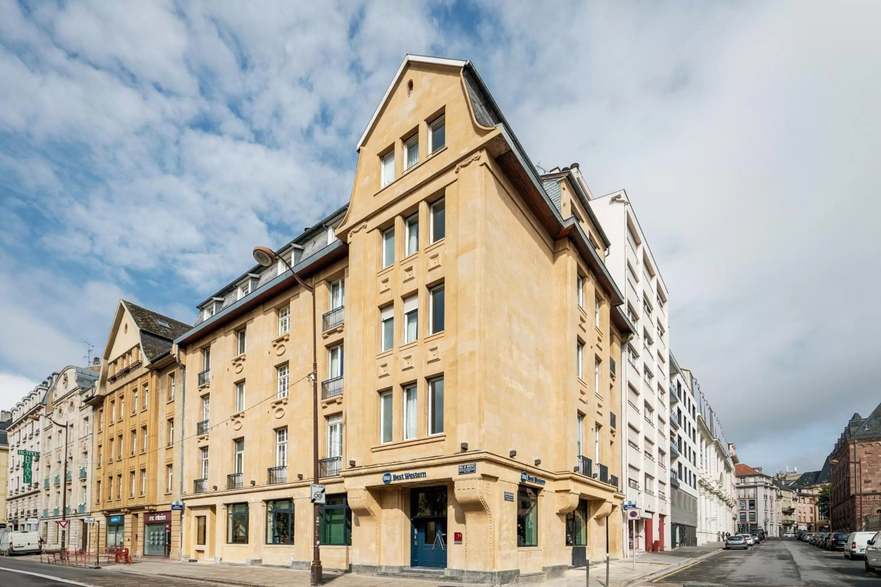 Property building in Best Western Metz Centre Gare