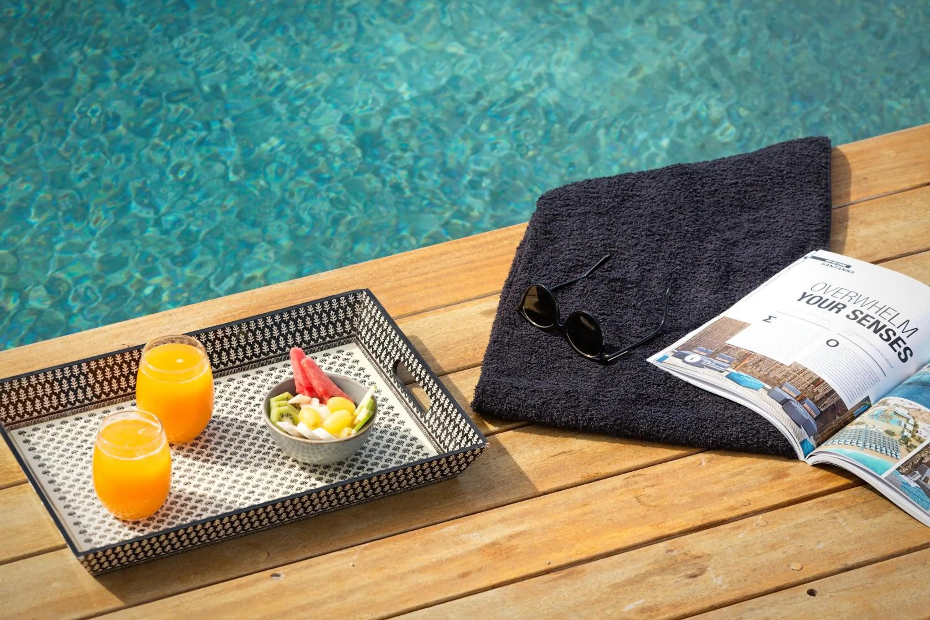 Lounge or bar in Portes Suites & Villas Mykonos