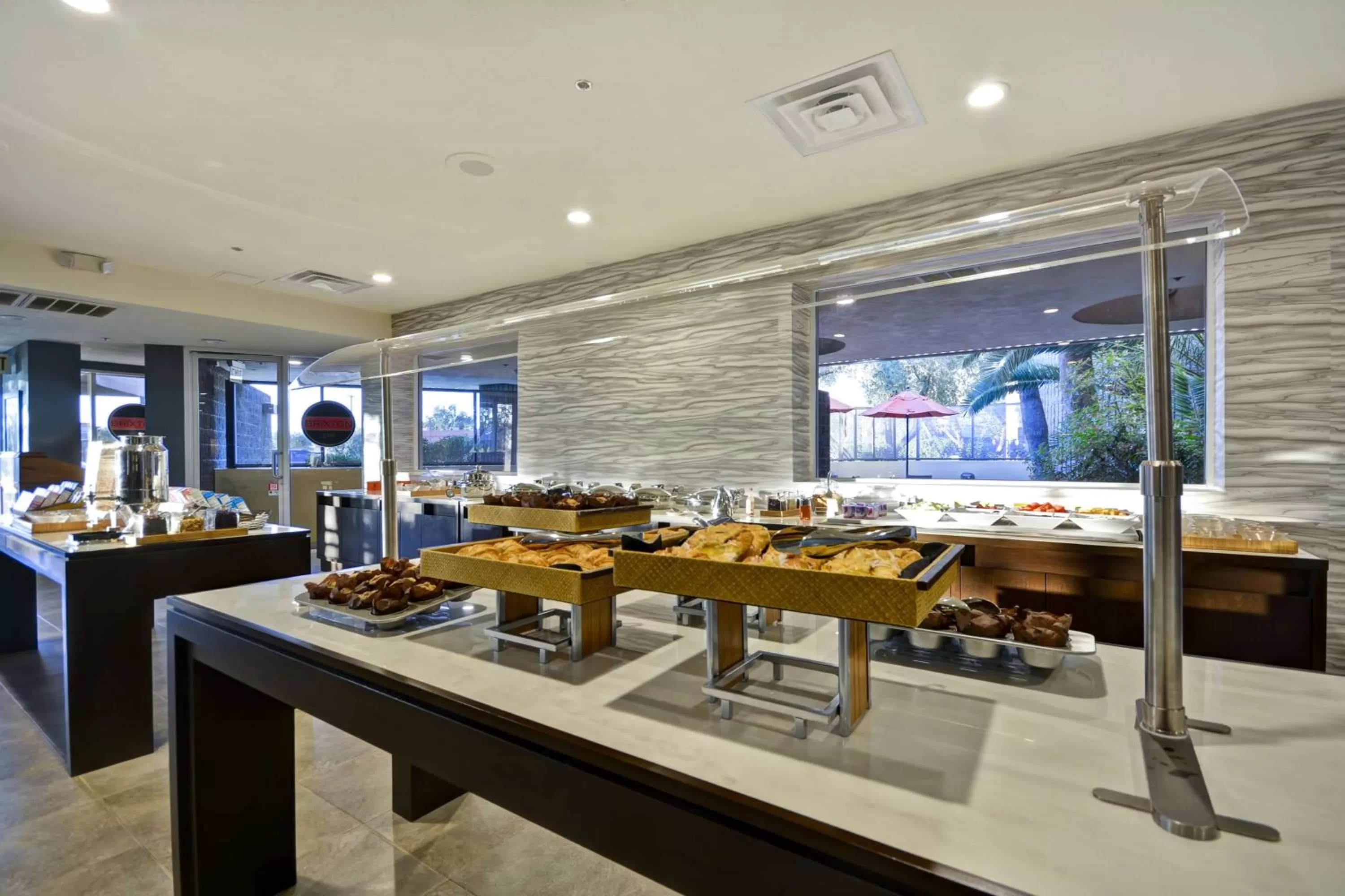 Restaurant/places to eat in DoubleTree by Hilton Phoenix North