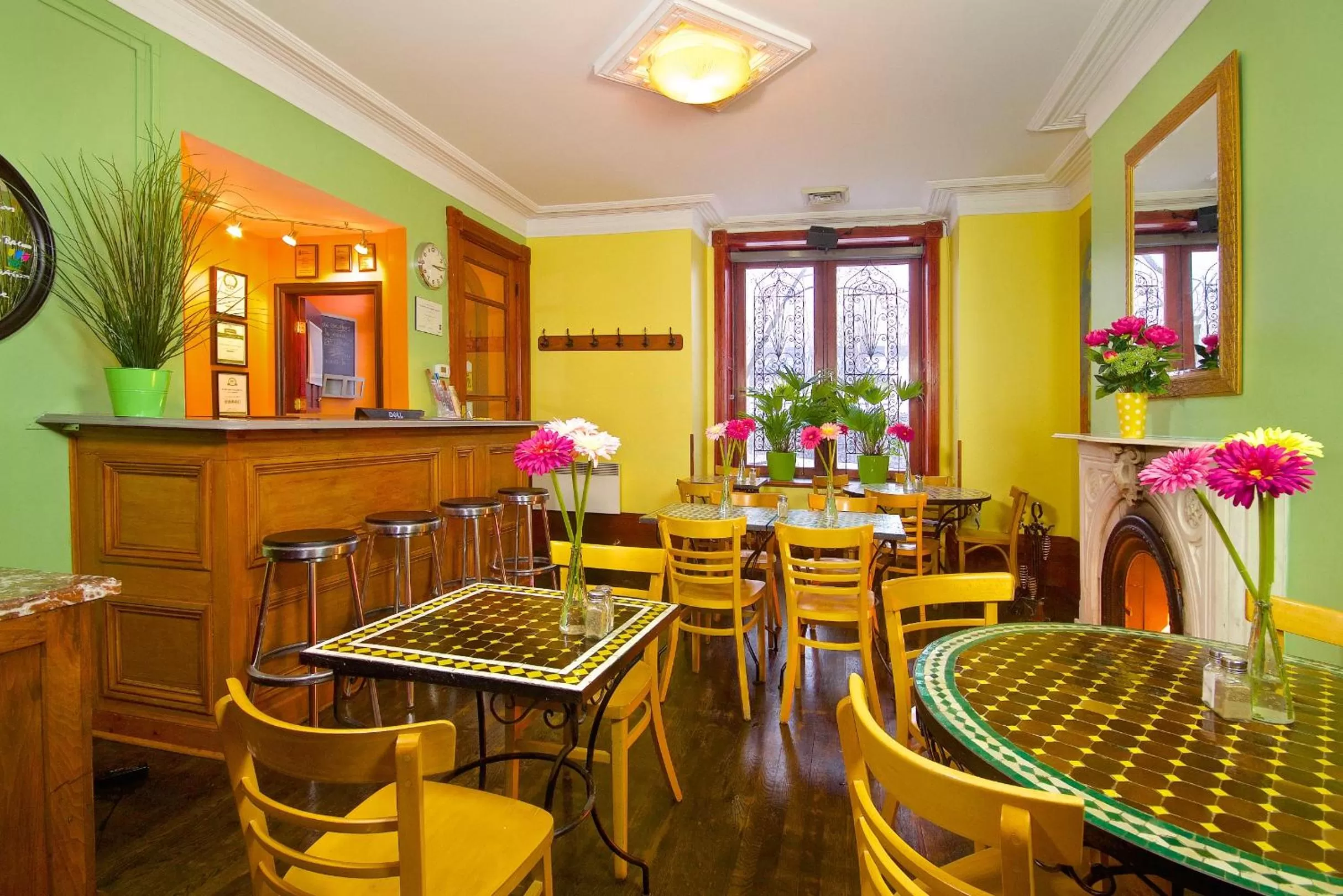 Restaurant/places to eat in Auberge Les Bons Matins