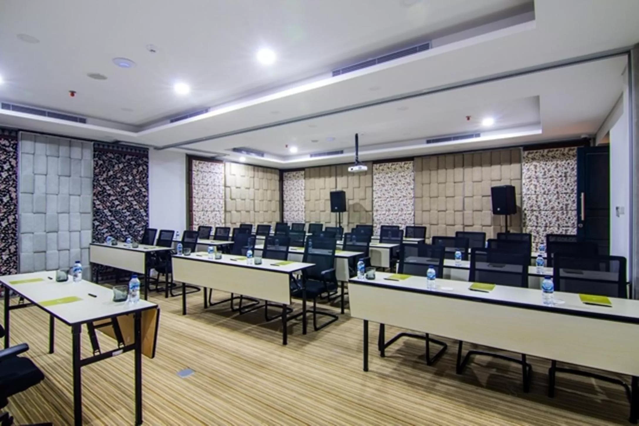 Meeting/conference room in Jambuluwuk Thamrin Hotel