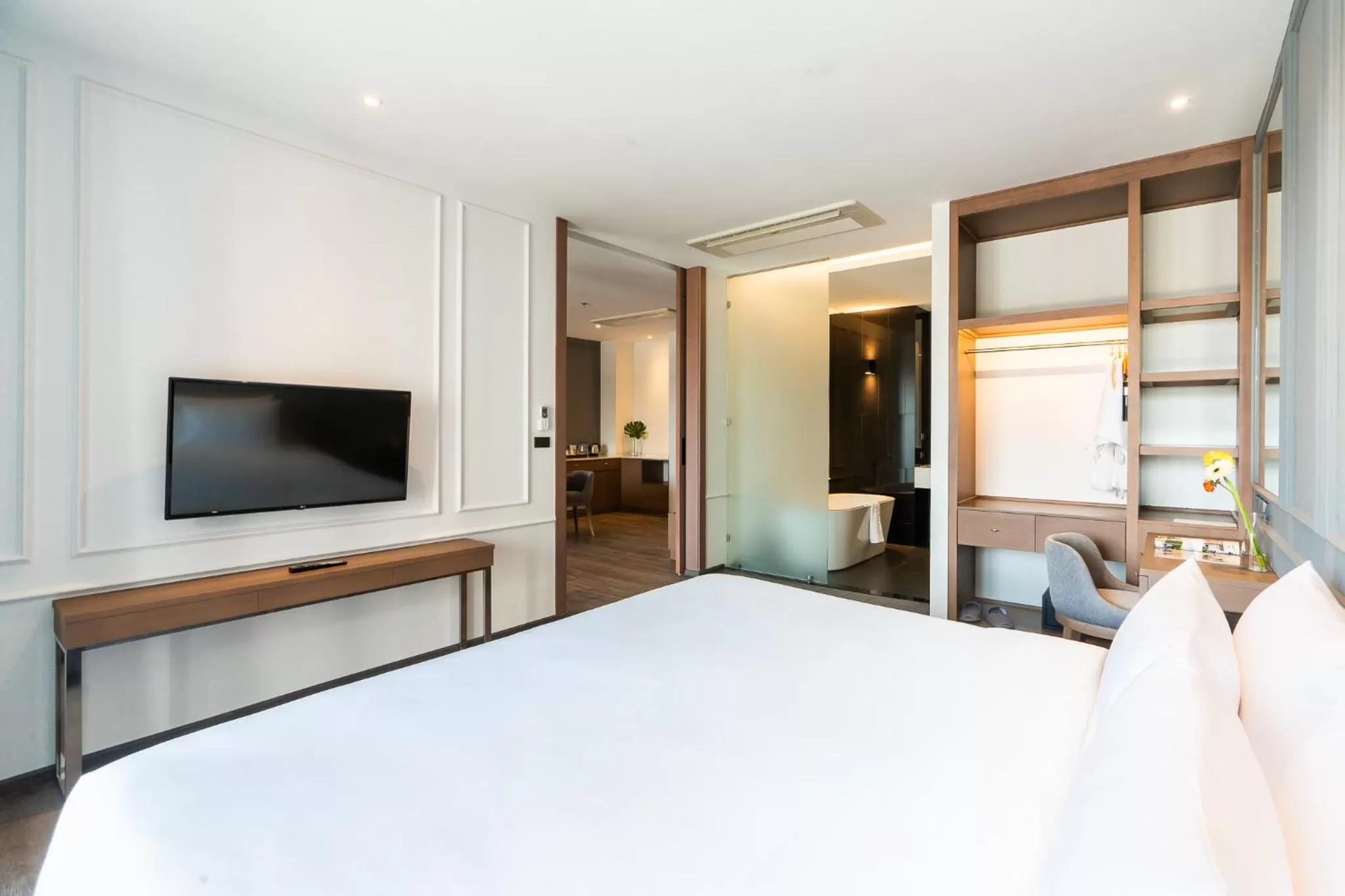 Bedroom, Bed in One Patio Hotel Pattaya - SHA Extra Plus