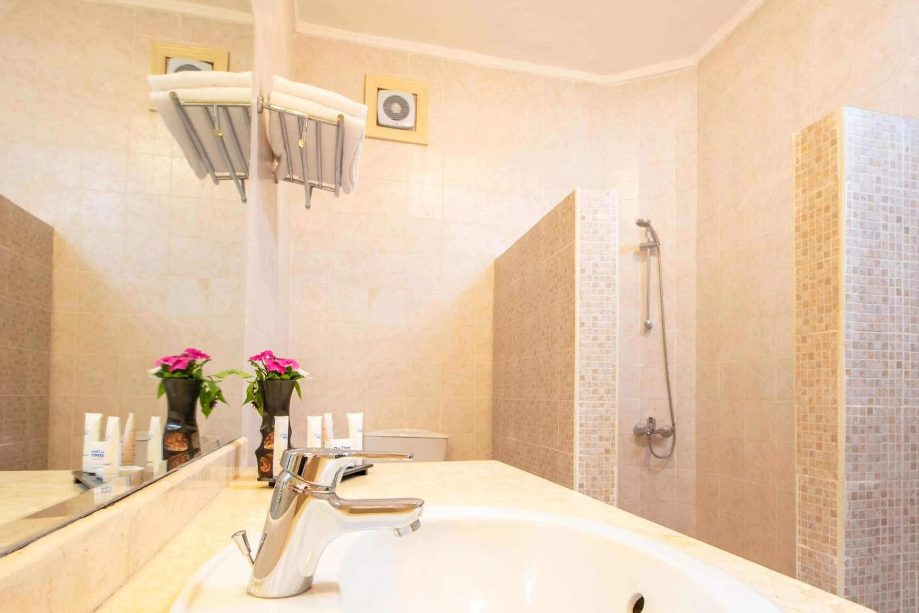 Shower in Three Corners Sunny Beach Resort