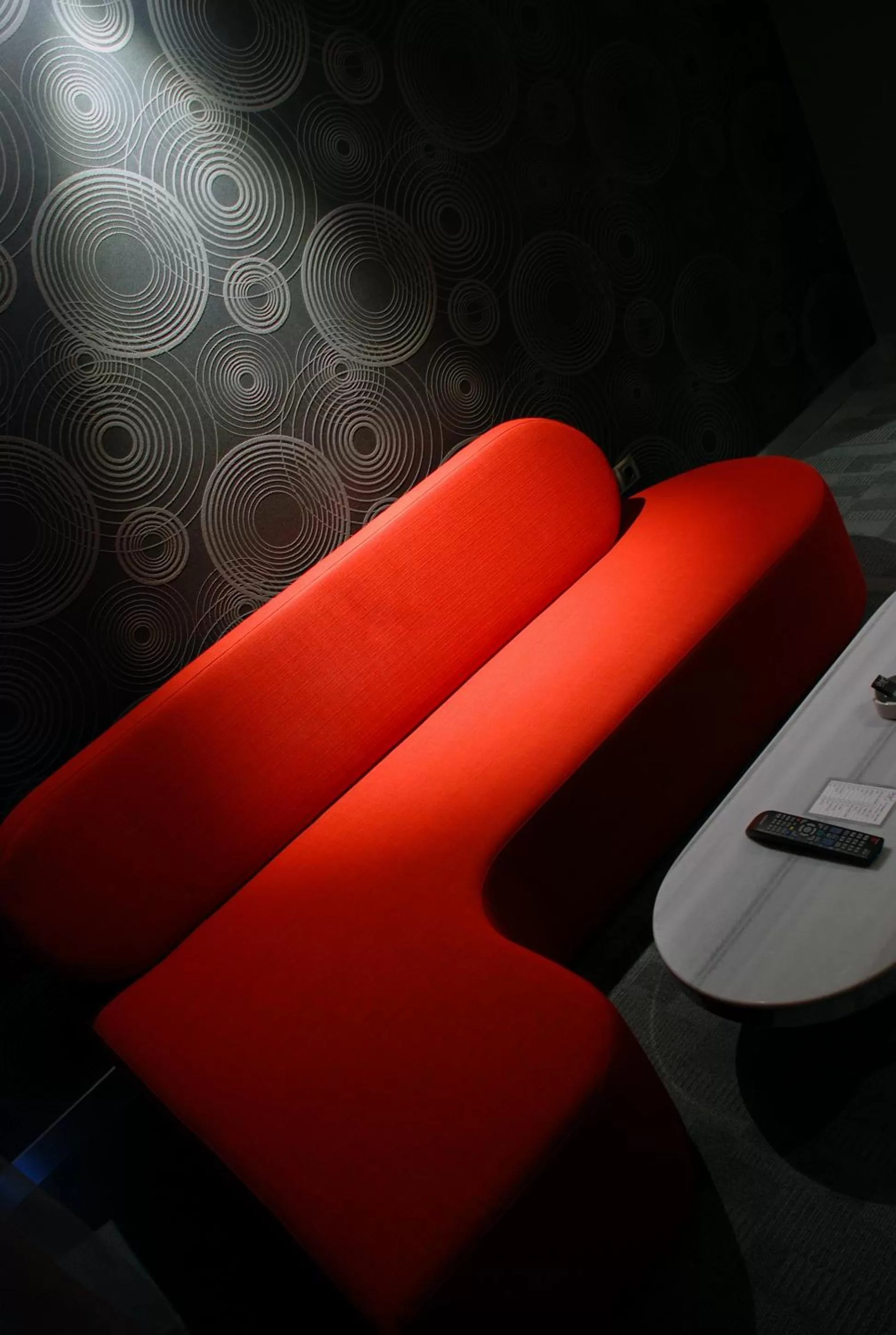 Seating area in Met Hotel