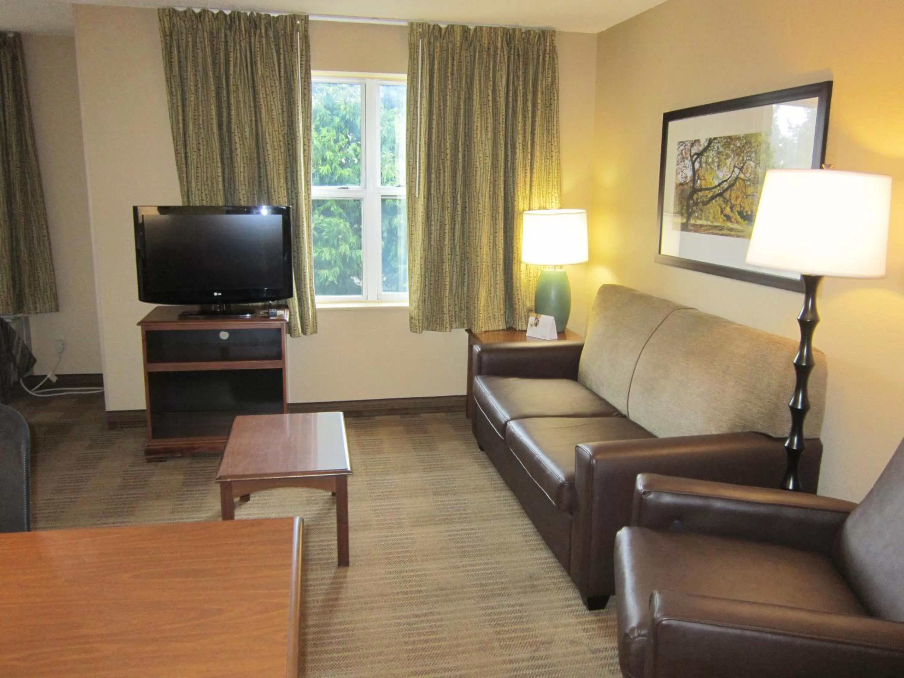 TV and multimedia in Extended Stay America Suites - Seattle - Everett - Silverlake