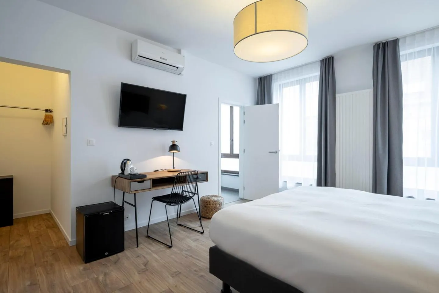 Bed in Beverly Hills Hotel