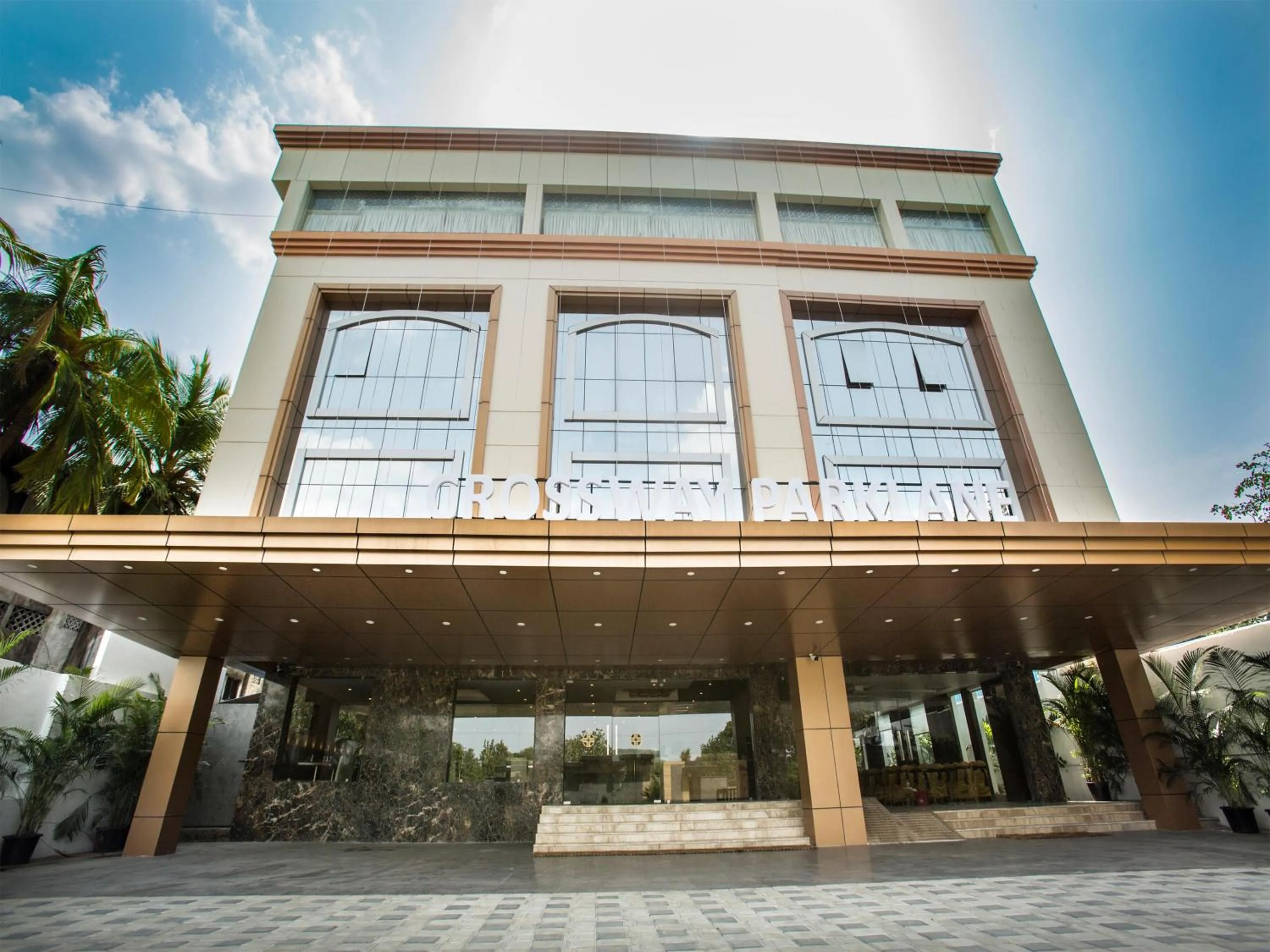 Facade/entrance in ST Parklane Airport Hotel Chennai