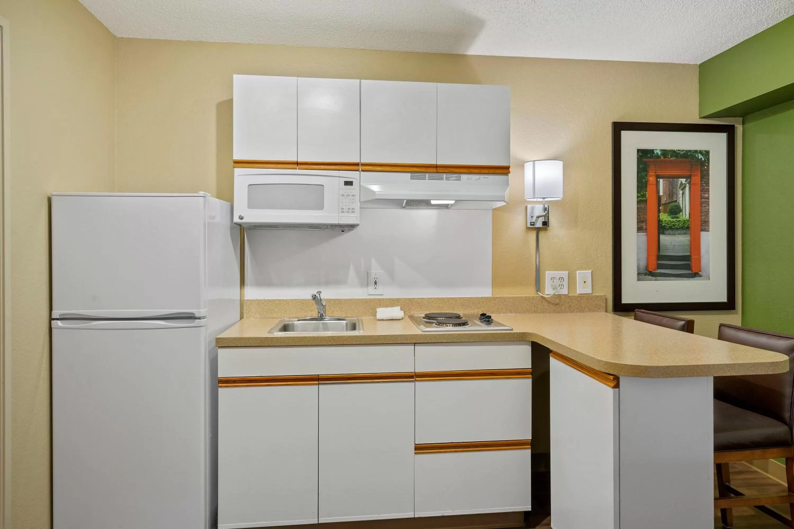 Kitchen or kitchenette in Extended Stay America Suites - Washington, DC - Falls Church - Merrifield