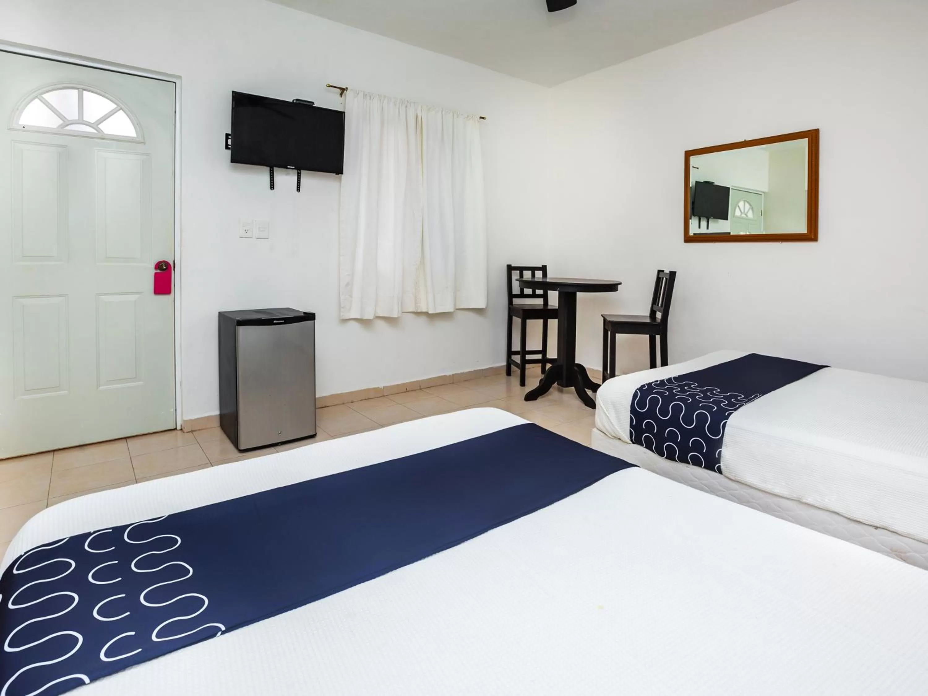 Photo of the whole room, Bed in Hotel Zazil-Naj