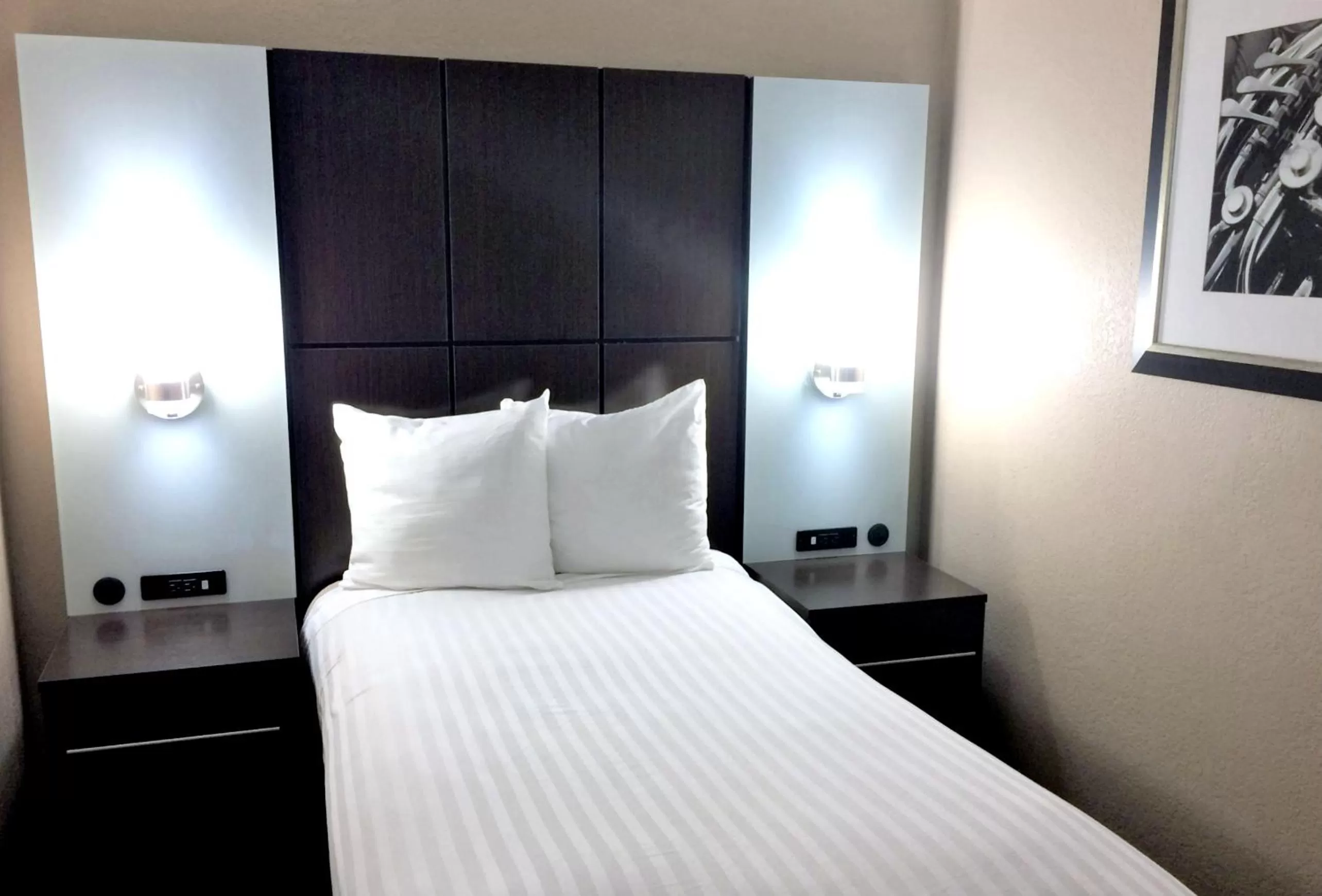 King Room with Single Bed in Best Western Plus Galleria Inn & Suites