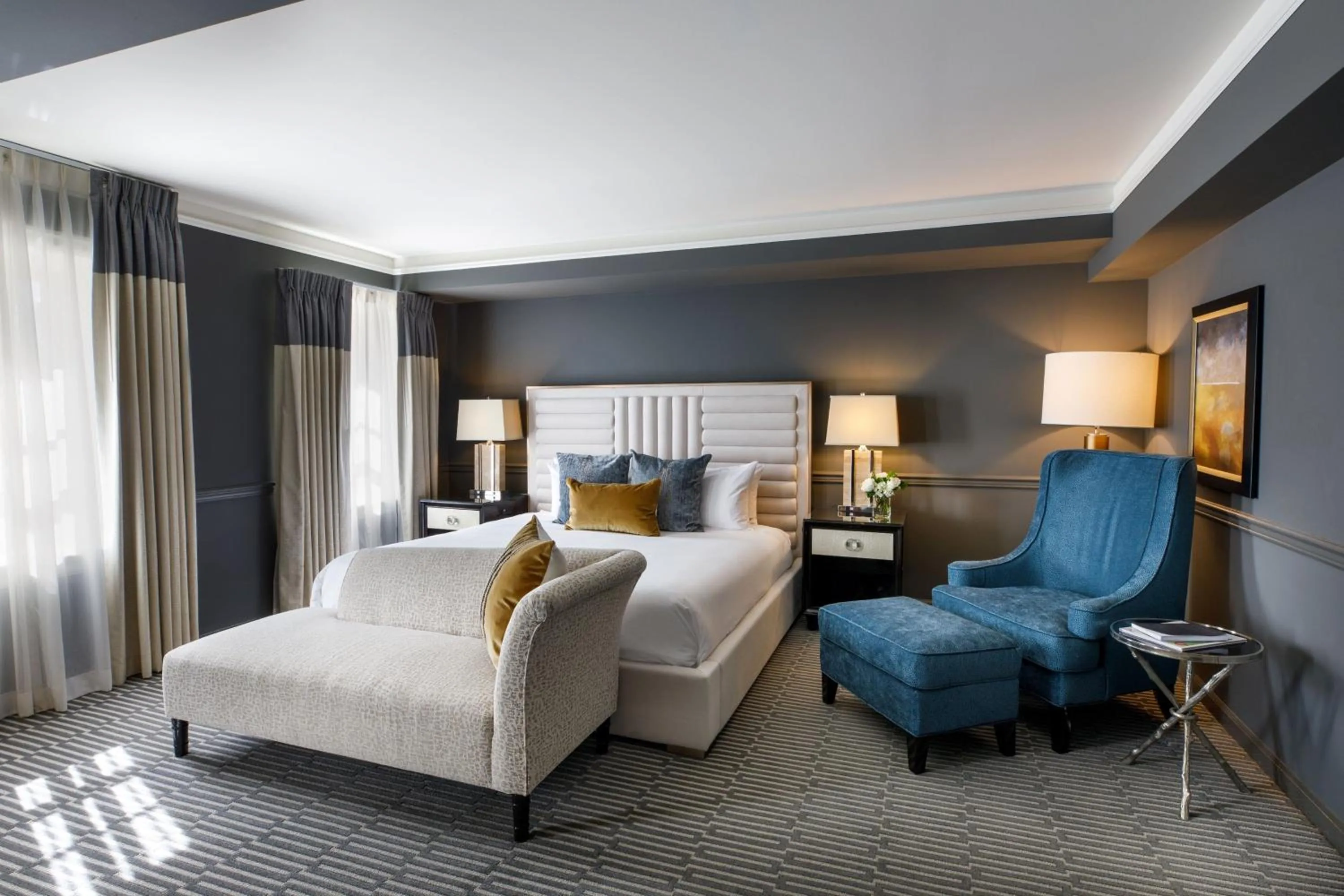 Photo of the whole room, Bed in Ambassador Hotel Tulsa, Autograph Collection