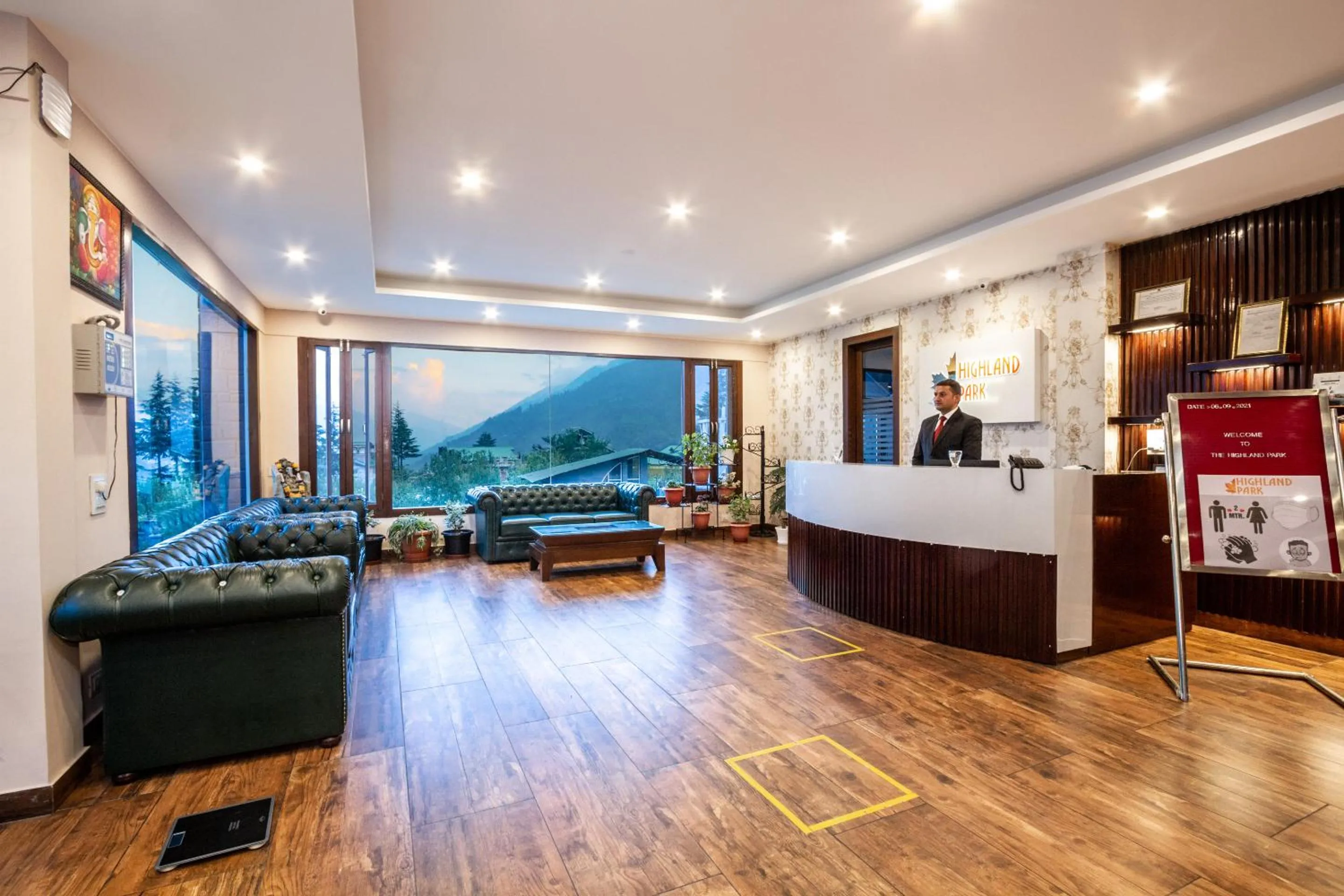 Lobby or reception in The Highland Park - A Truly River side Resort
