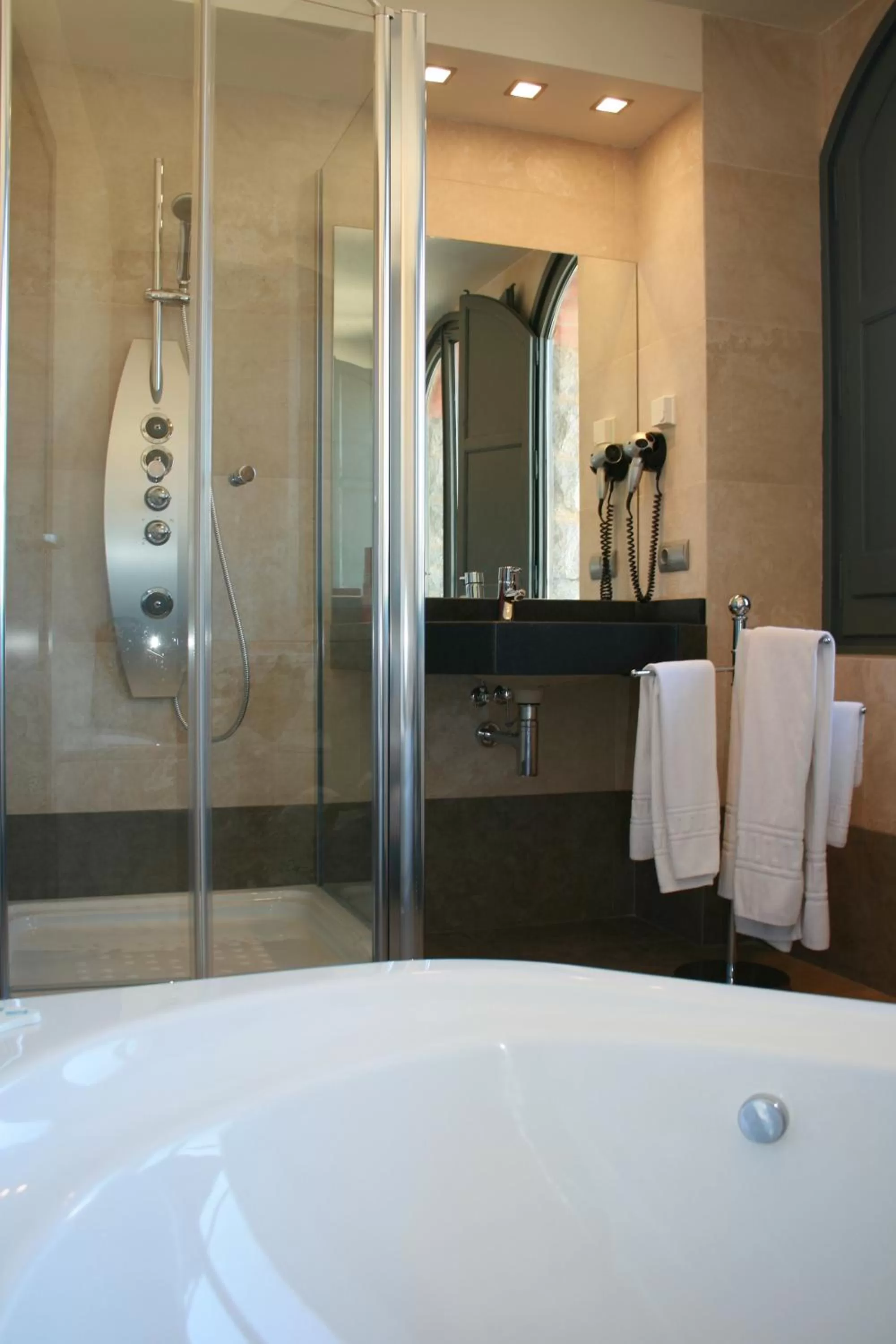 Bathroom in Hotel Avenida