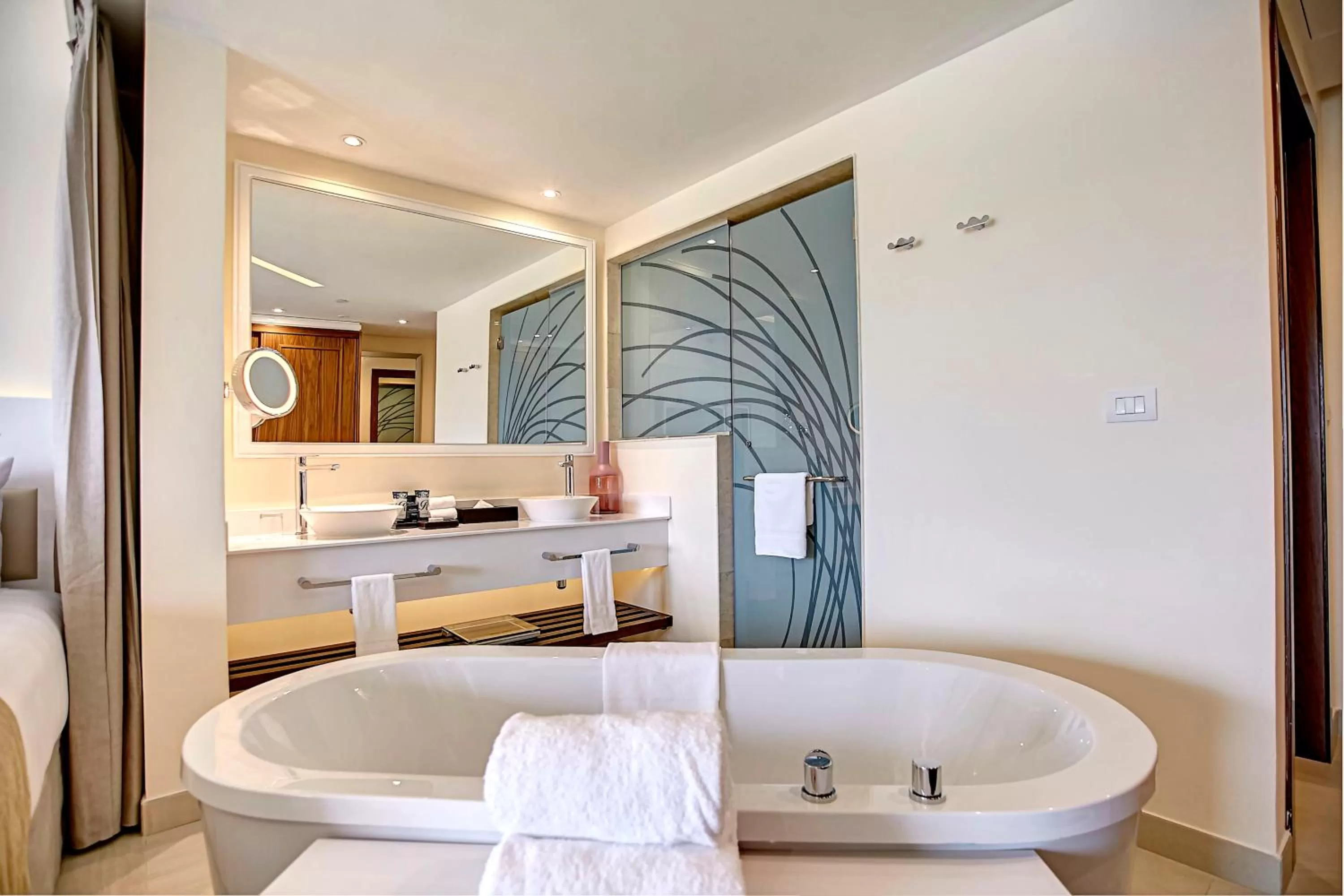 Bathroom, Bed in Royalton Negril, An Autograph Collection All-Inclusive Resort