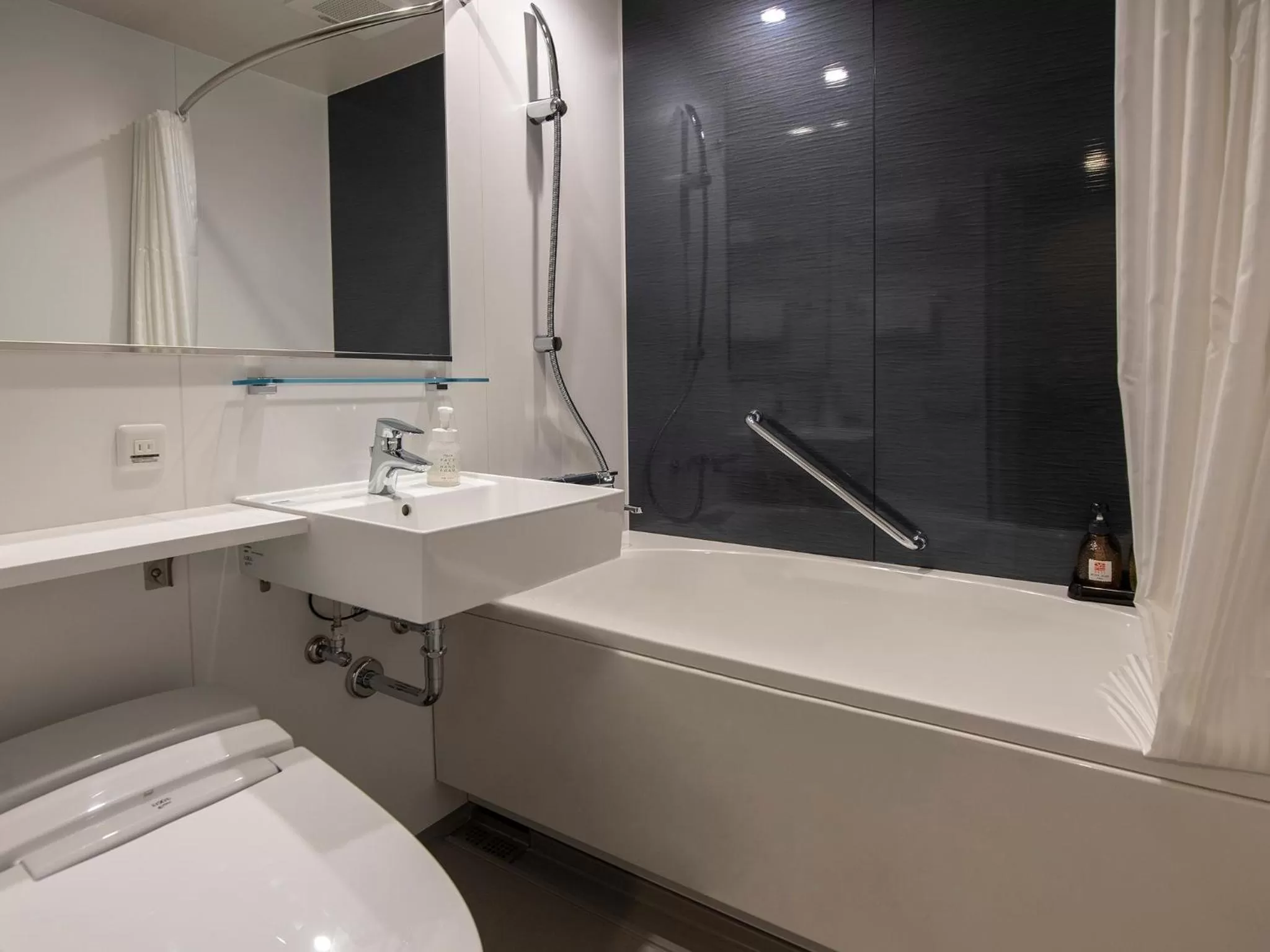 Toilet in Tokyu Stay Kyoto Sakaiza Shijo Kawaramachi