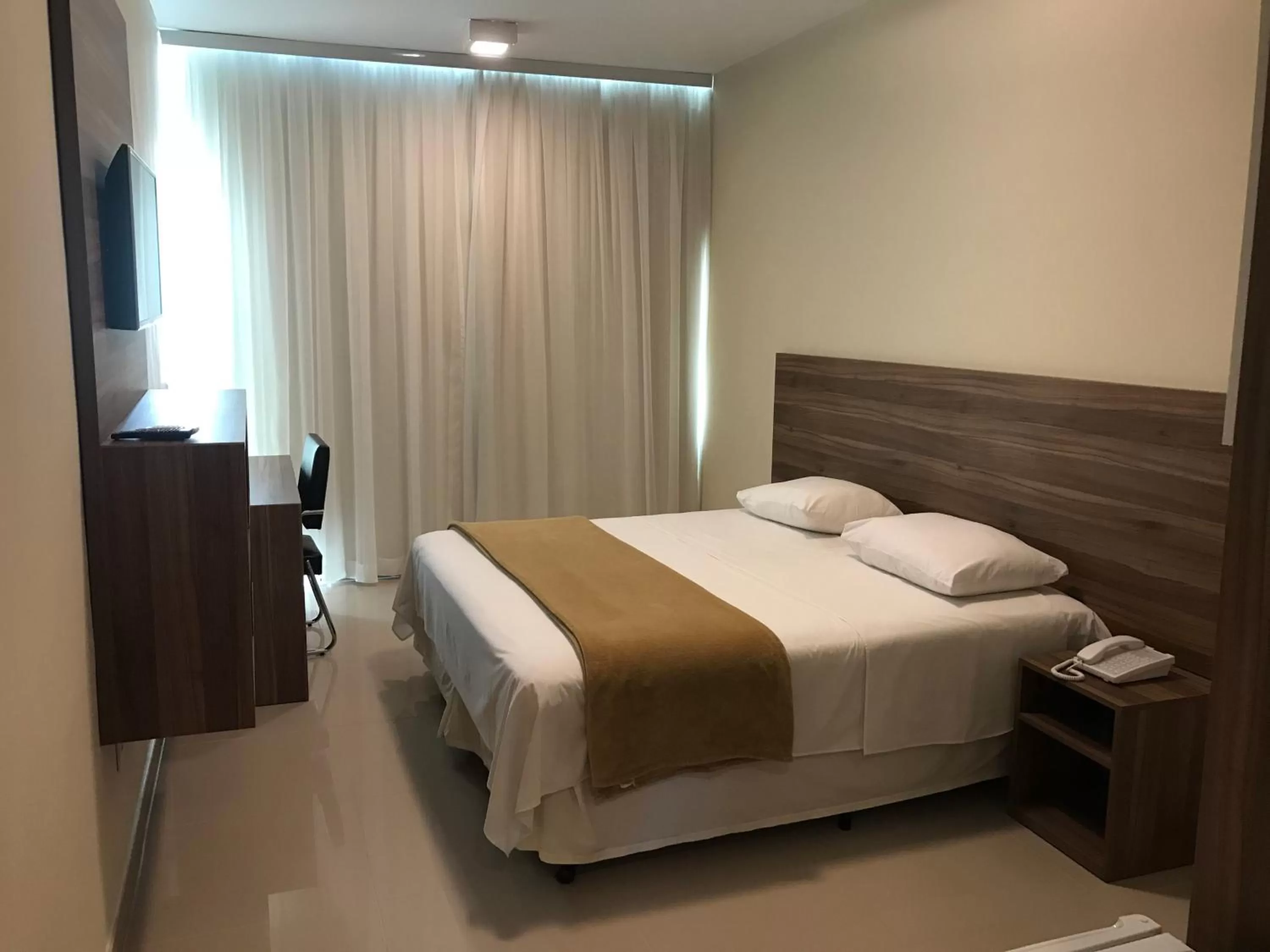 Photo of the whole room, Bed in Resende Inn