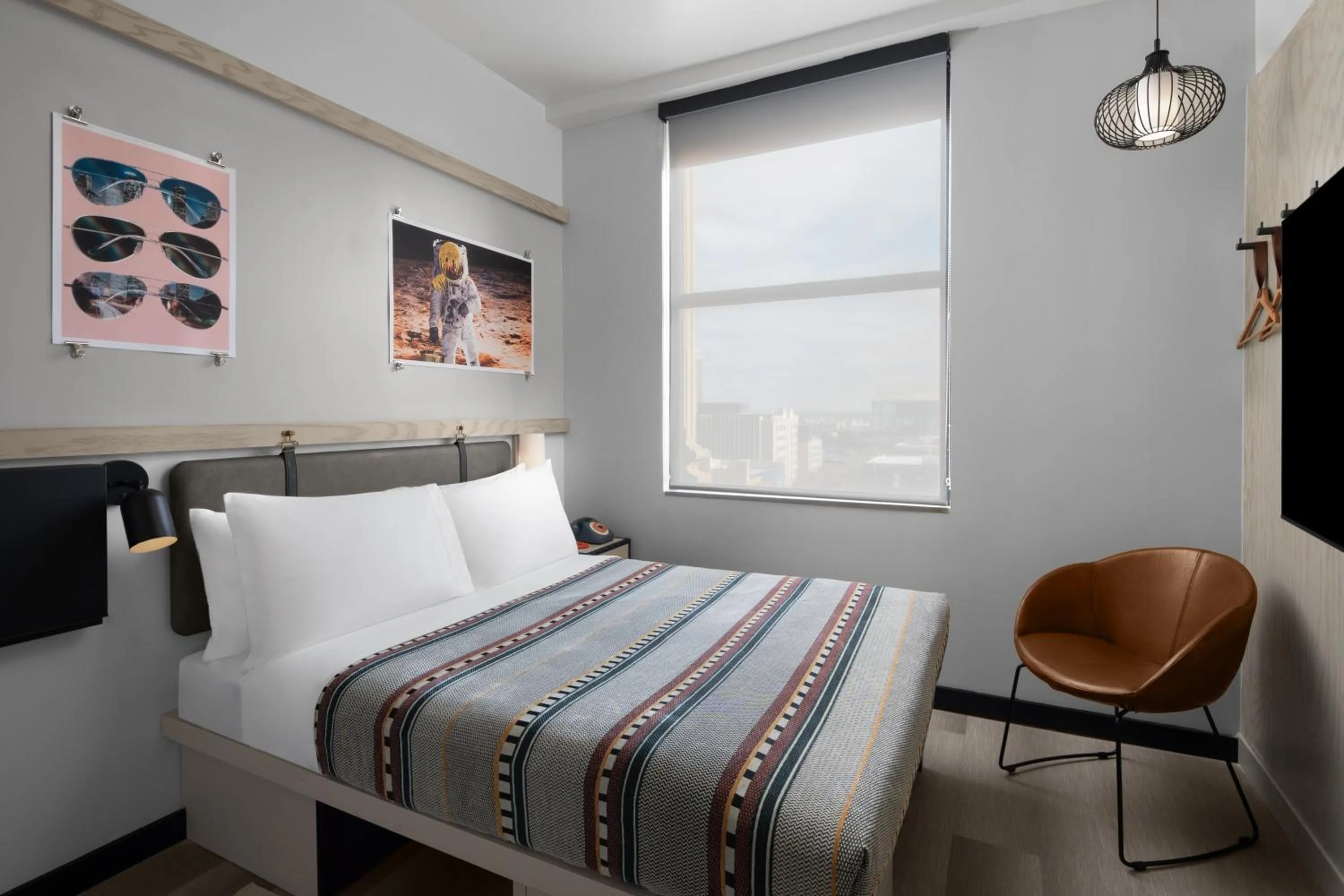 Bed in Moxy Houston Downtown