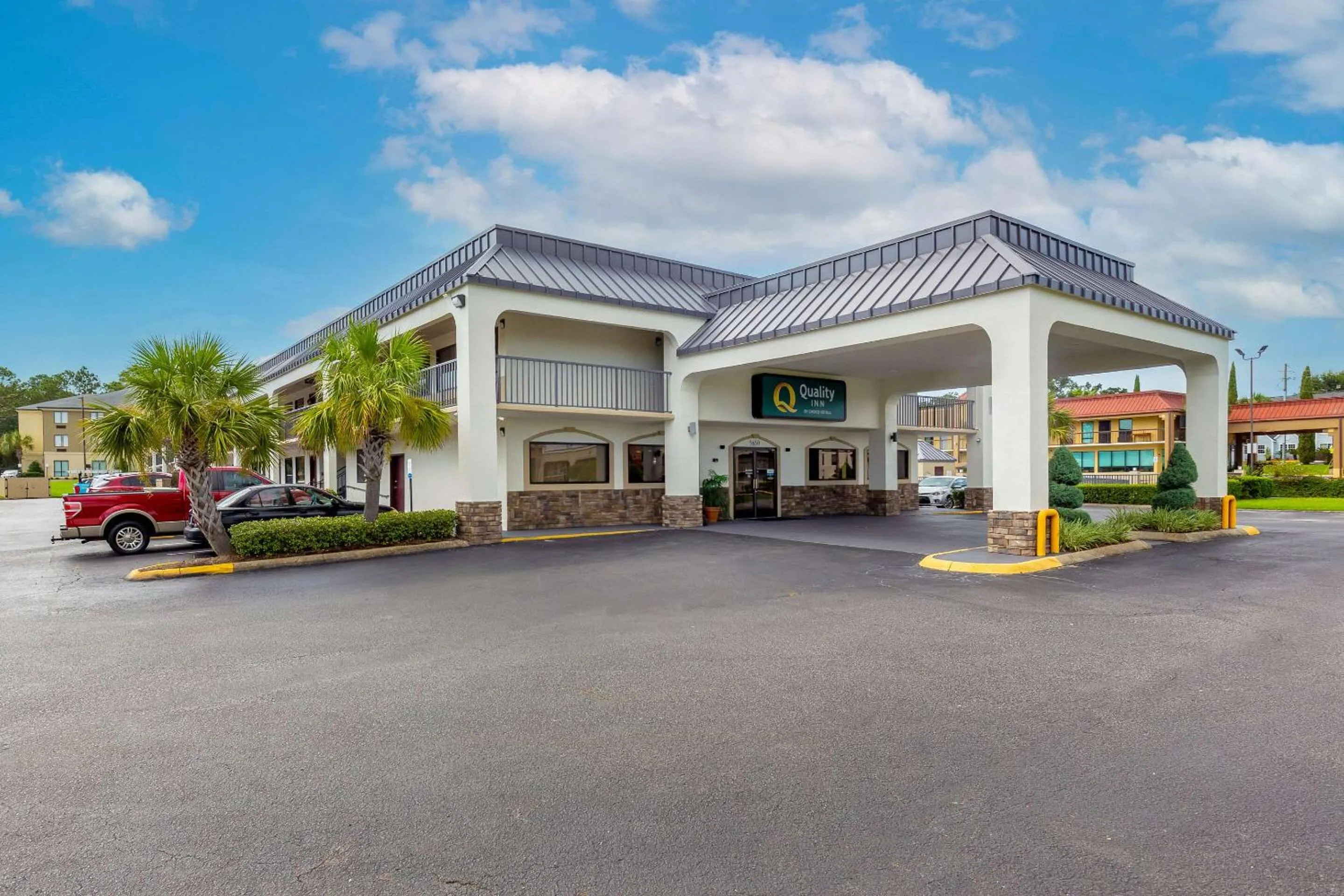 Property building in Quality Inn Mobile West Tillmans Corner