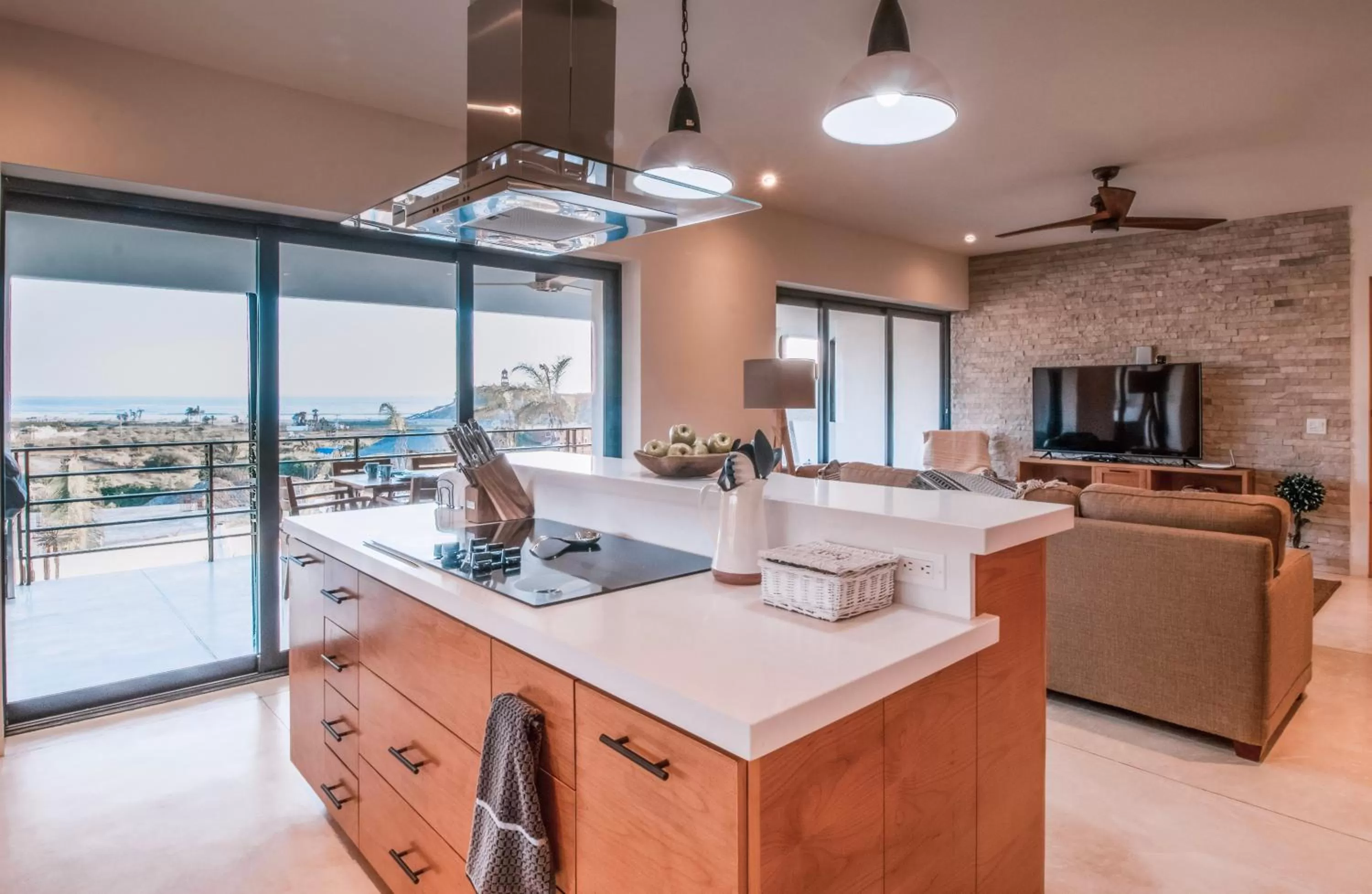 TV and multimedia in Cerritos Surf Residences