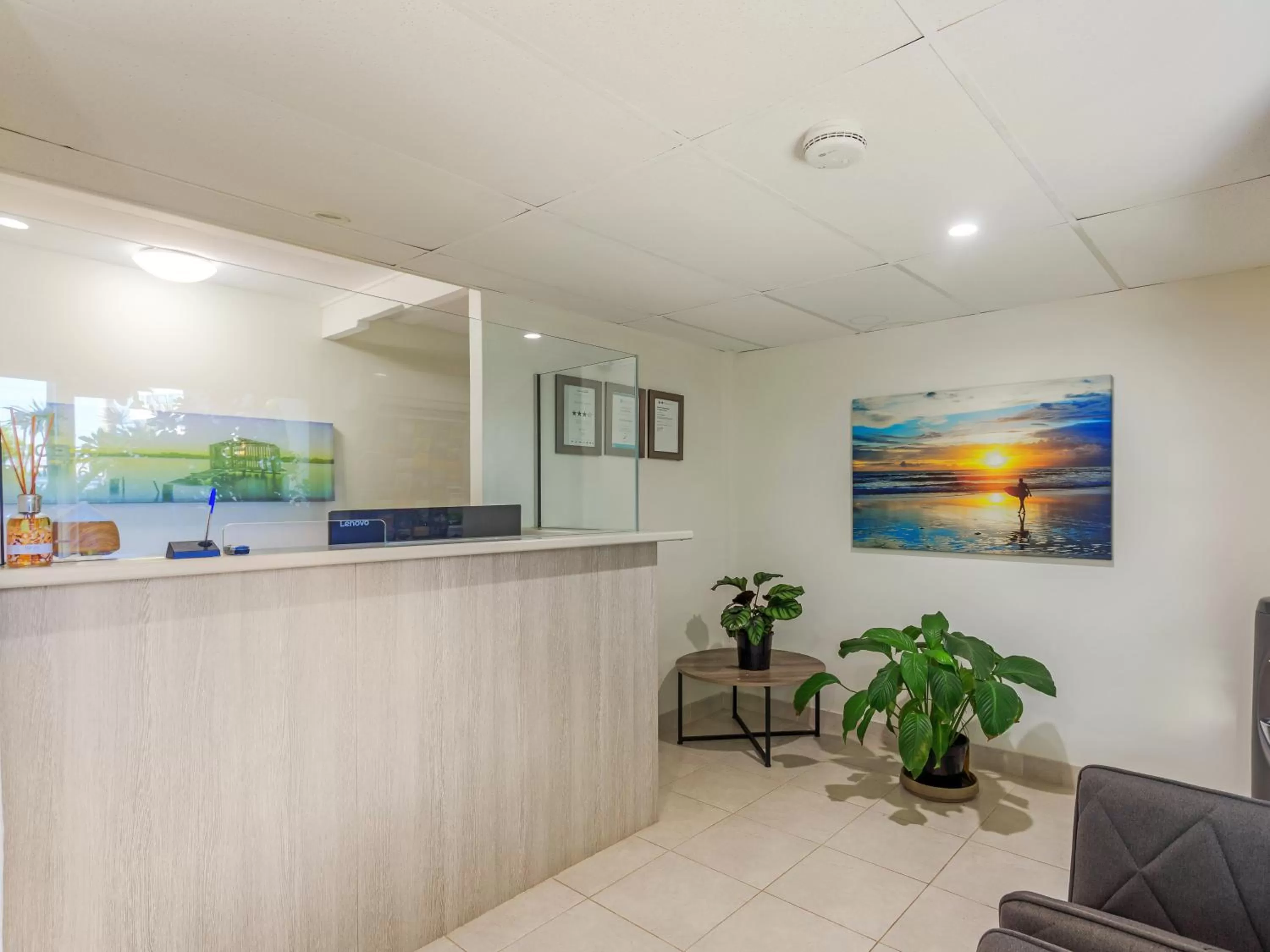 Property building in Top Spot Motel