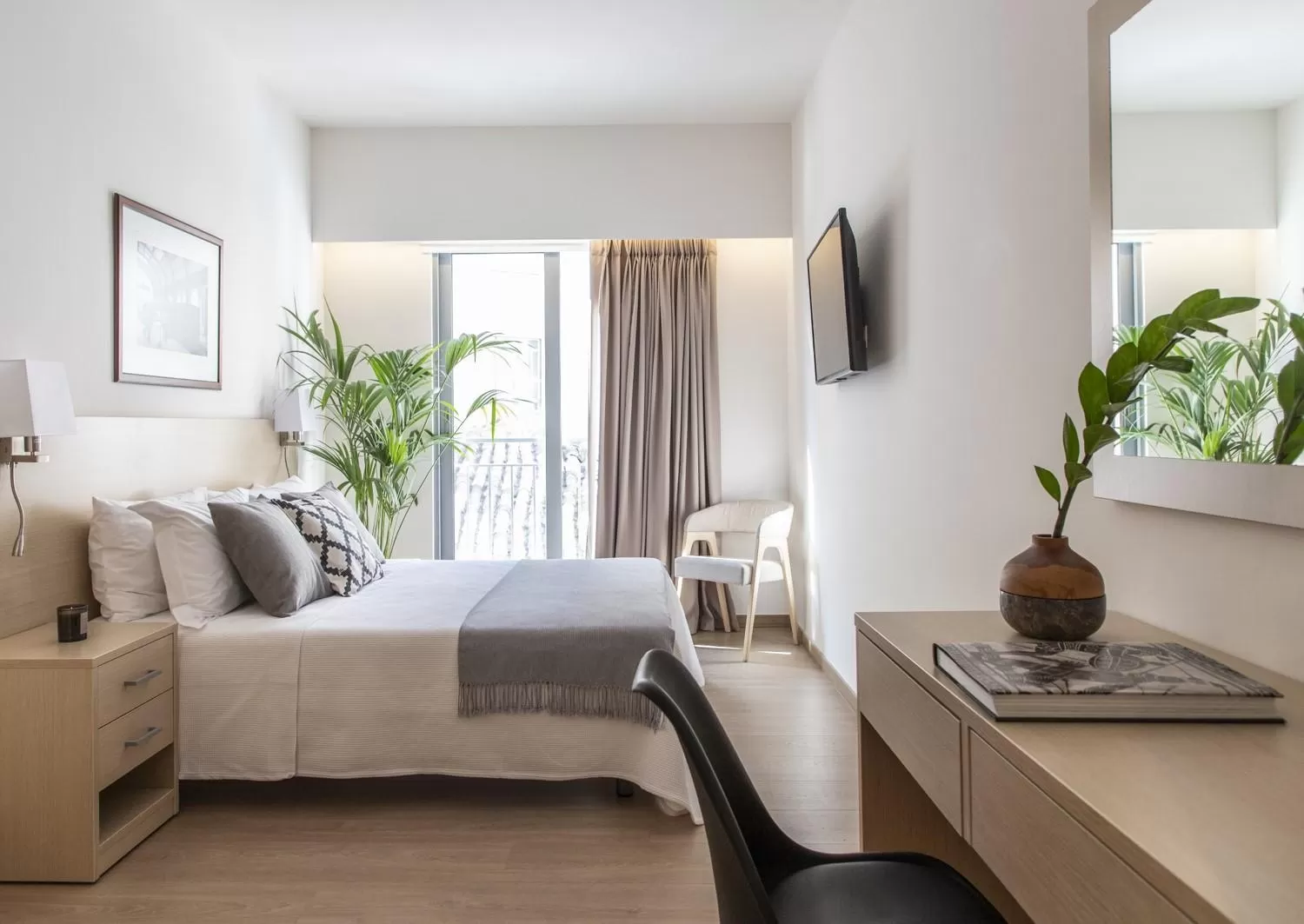 Photo of the whole room, Bed in Gallery Suites & Residences Piraeus