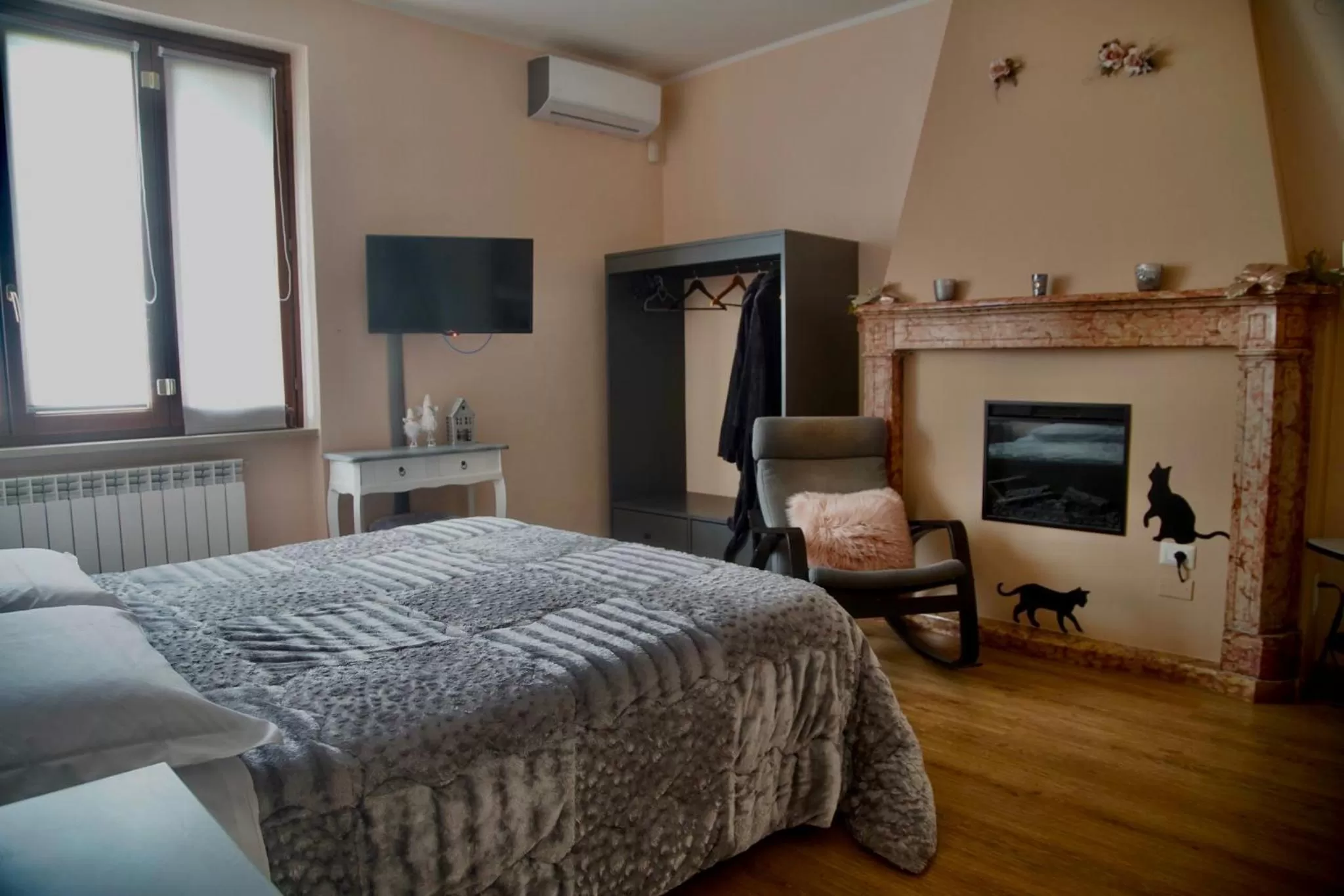 Bedroom, Bed in La Casa Di Campagna Sul Garda