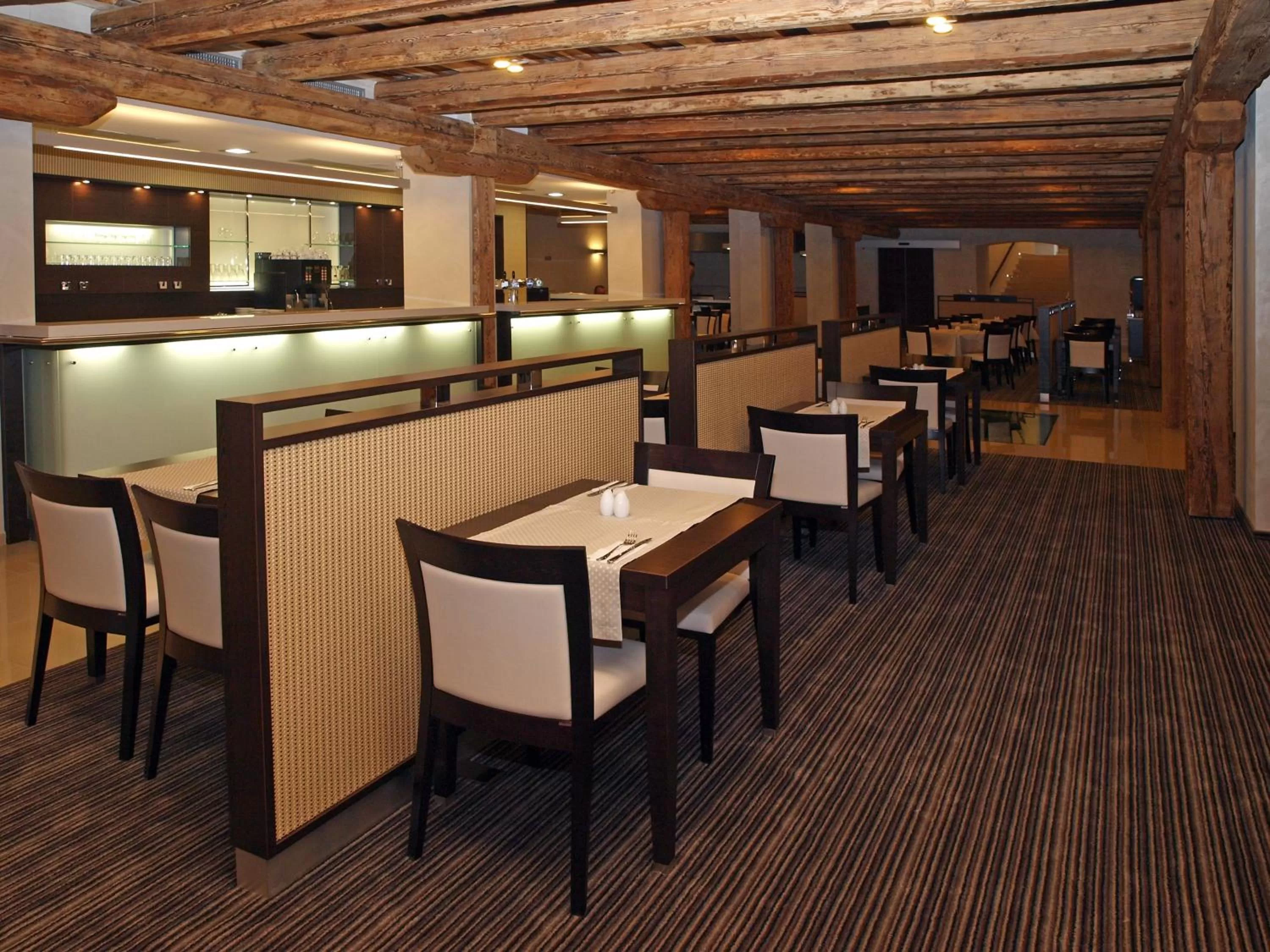 Restaurant/places to eat in Hotel Budweis