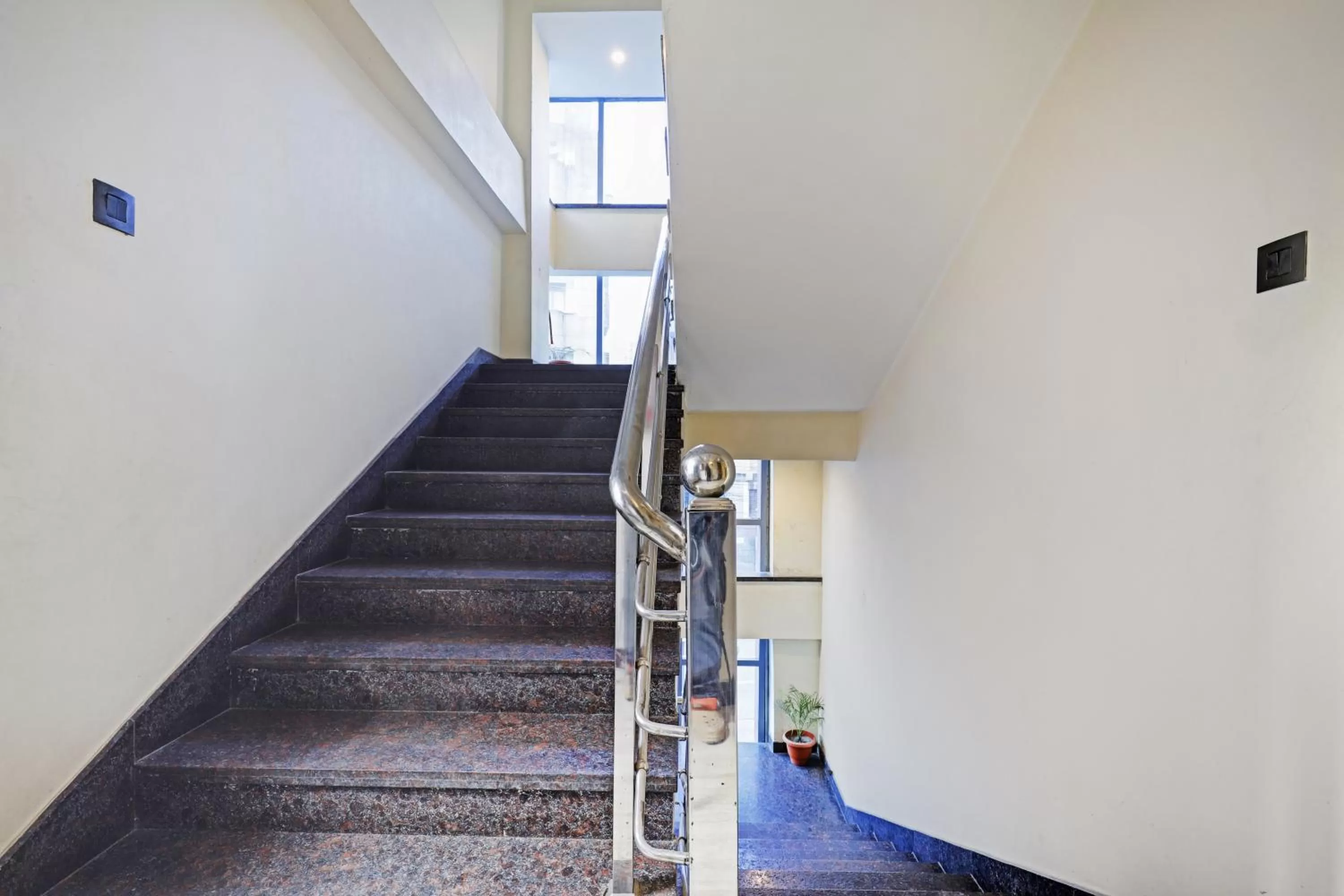 Lobby or reception in Itsy Hotels Ransu Residency