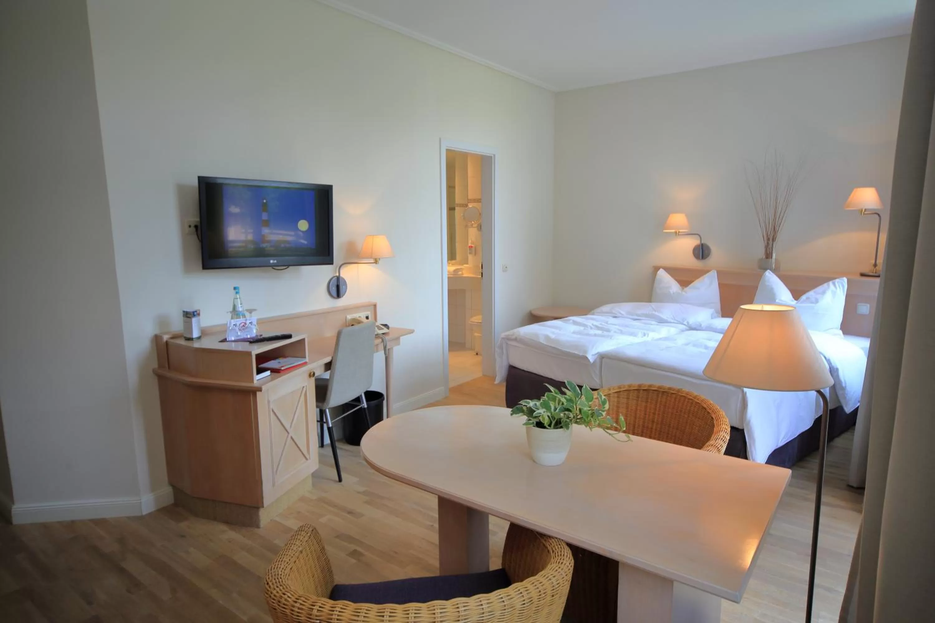 Photo of the whole room, Bed in BE BIO Hotel be active - Nähe historischer Hafen