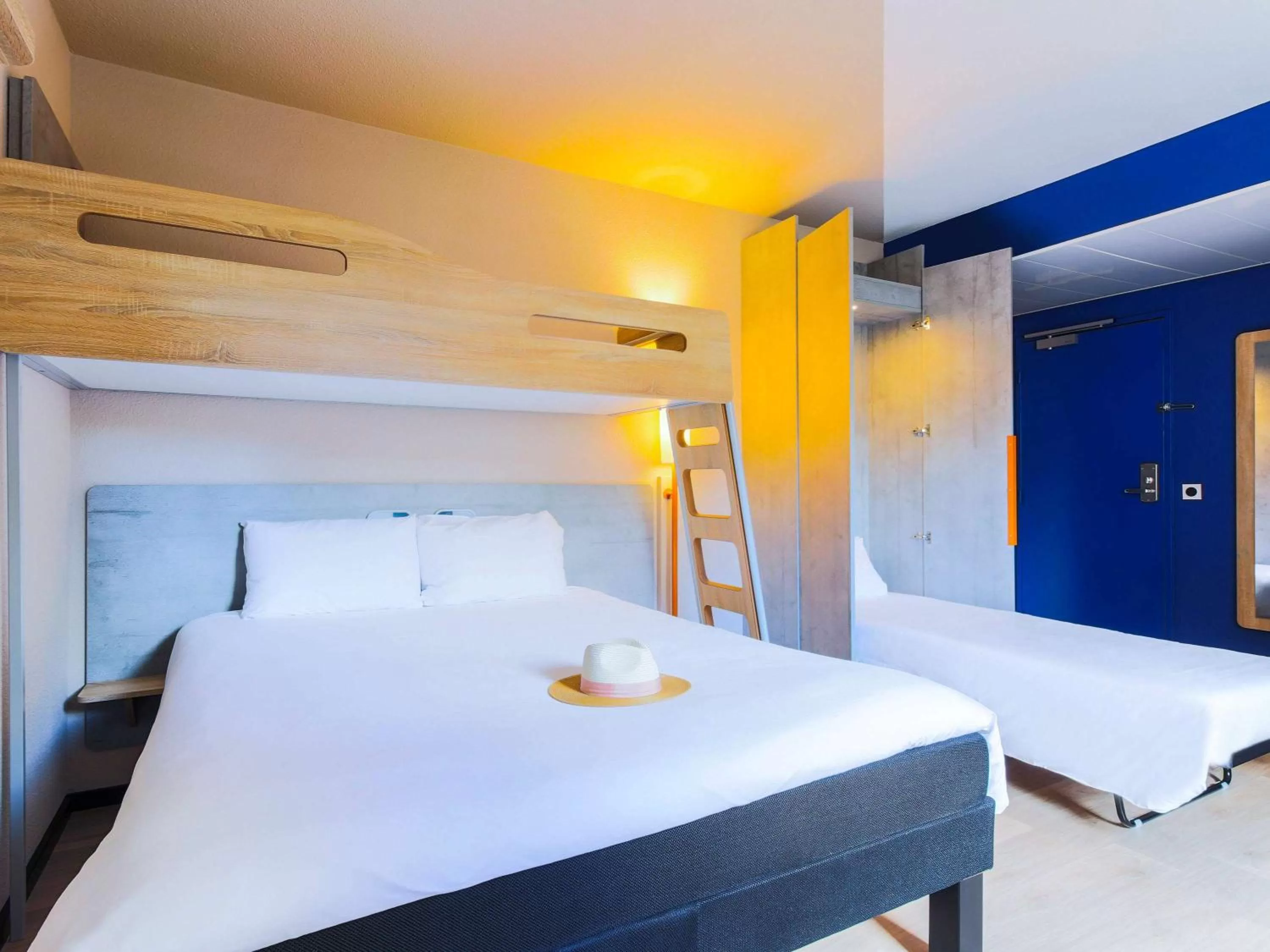 Photo of the whole room, Bed in Ibis Budget Albi Centre