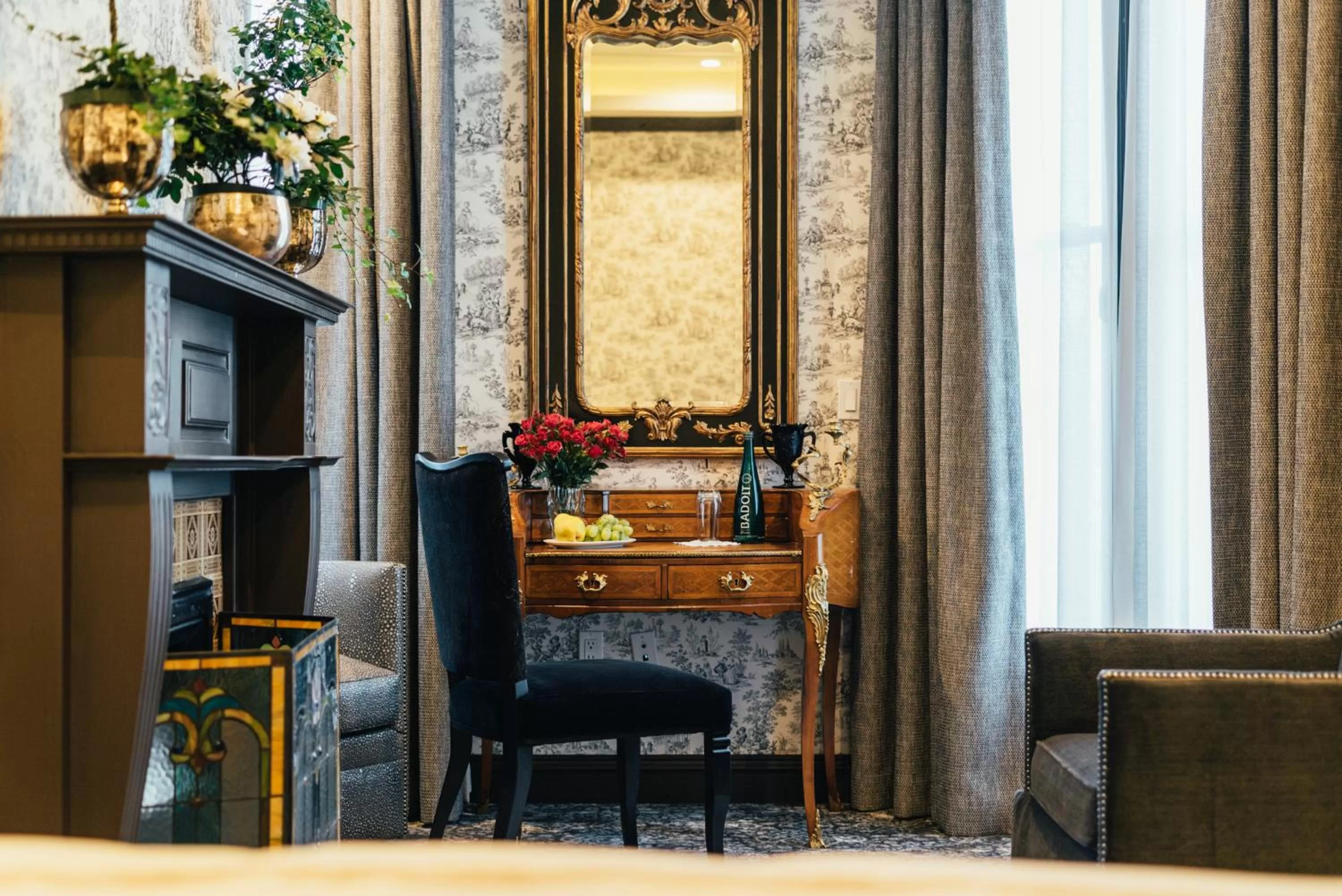 Seating area in Neighbourgood Sutter Mansion