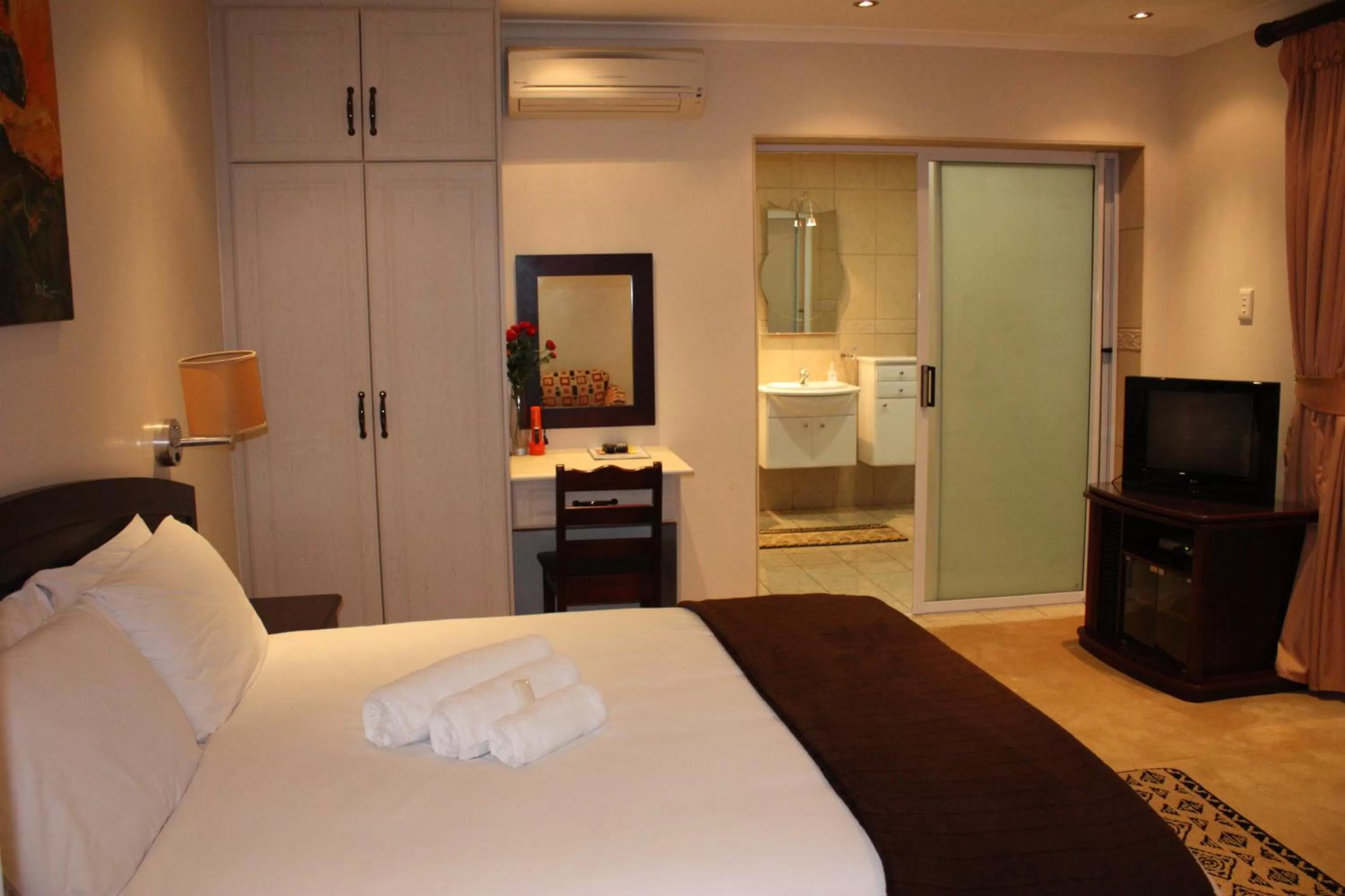 Photo of the whole room, Bed in Addis Bed and Breakfast