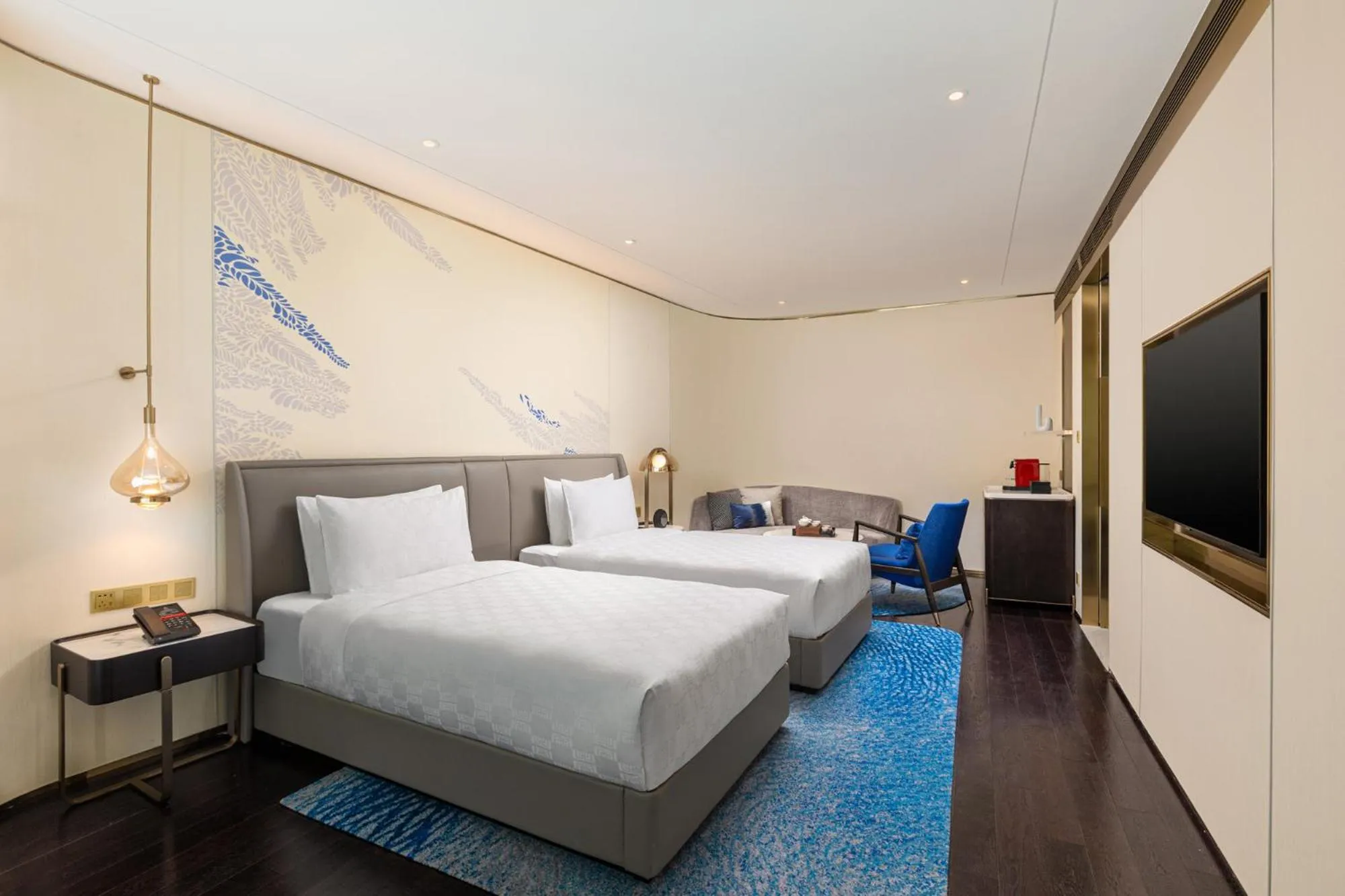 Bed in HUALUXE Shanghai Changfeng Park by IHG