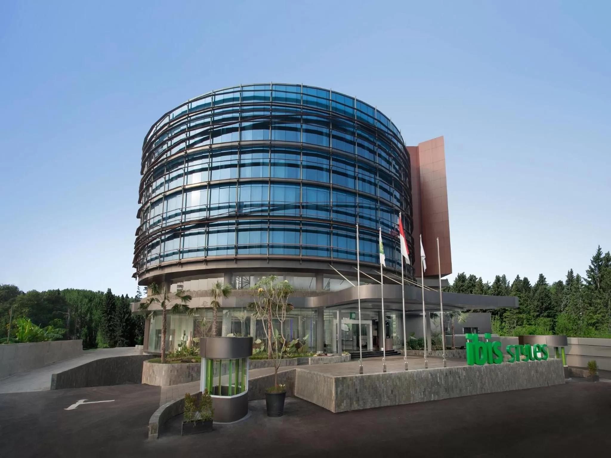 Facade/entrance in Ibis Styles Jakarta Airport