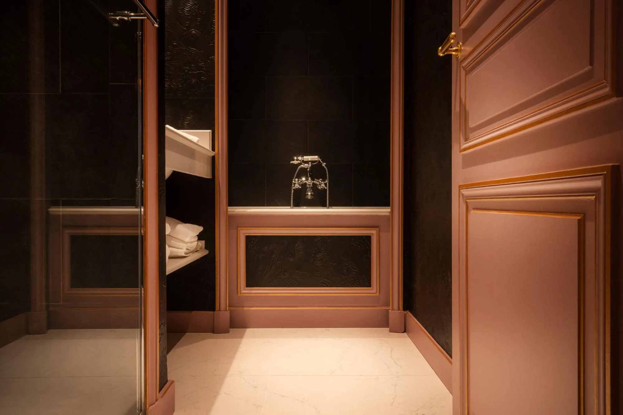 Bathroom in Maison Proust, Hotel & Spa La Mer