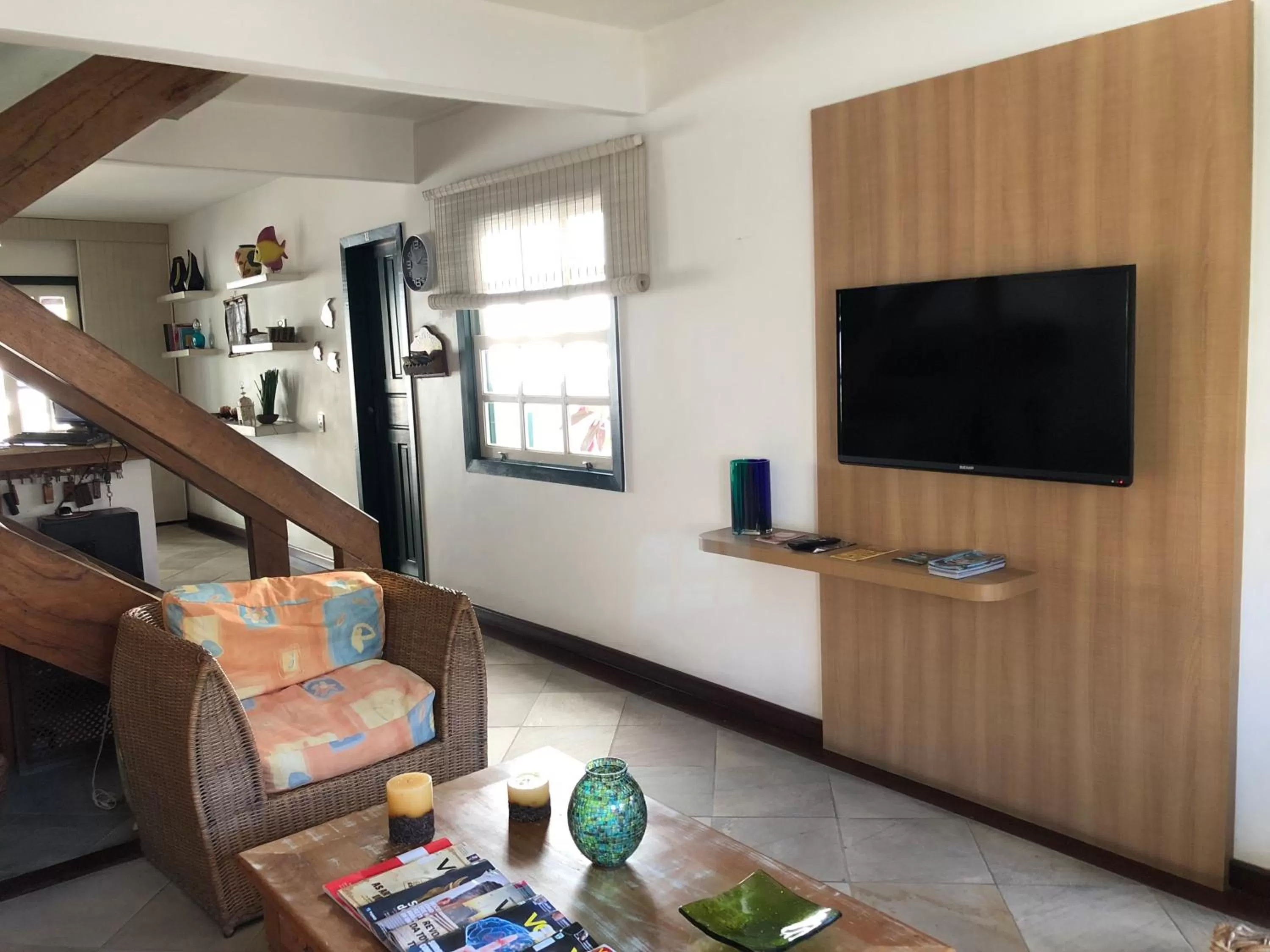 Communal lounge/ TV room in Pousada Canteiros