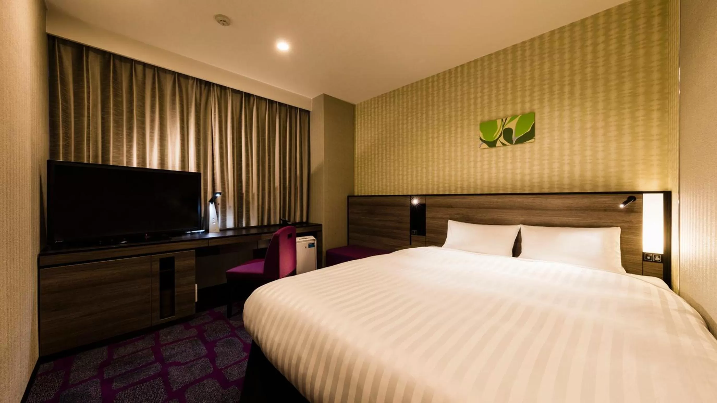 Bed in JR-East Hotel Mets Urawa