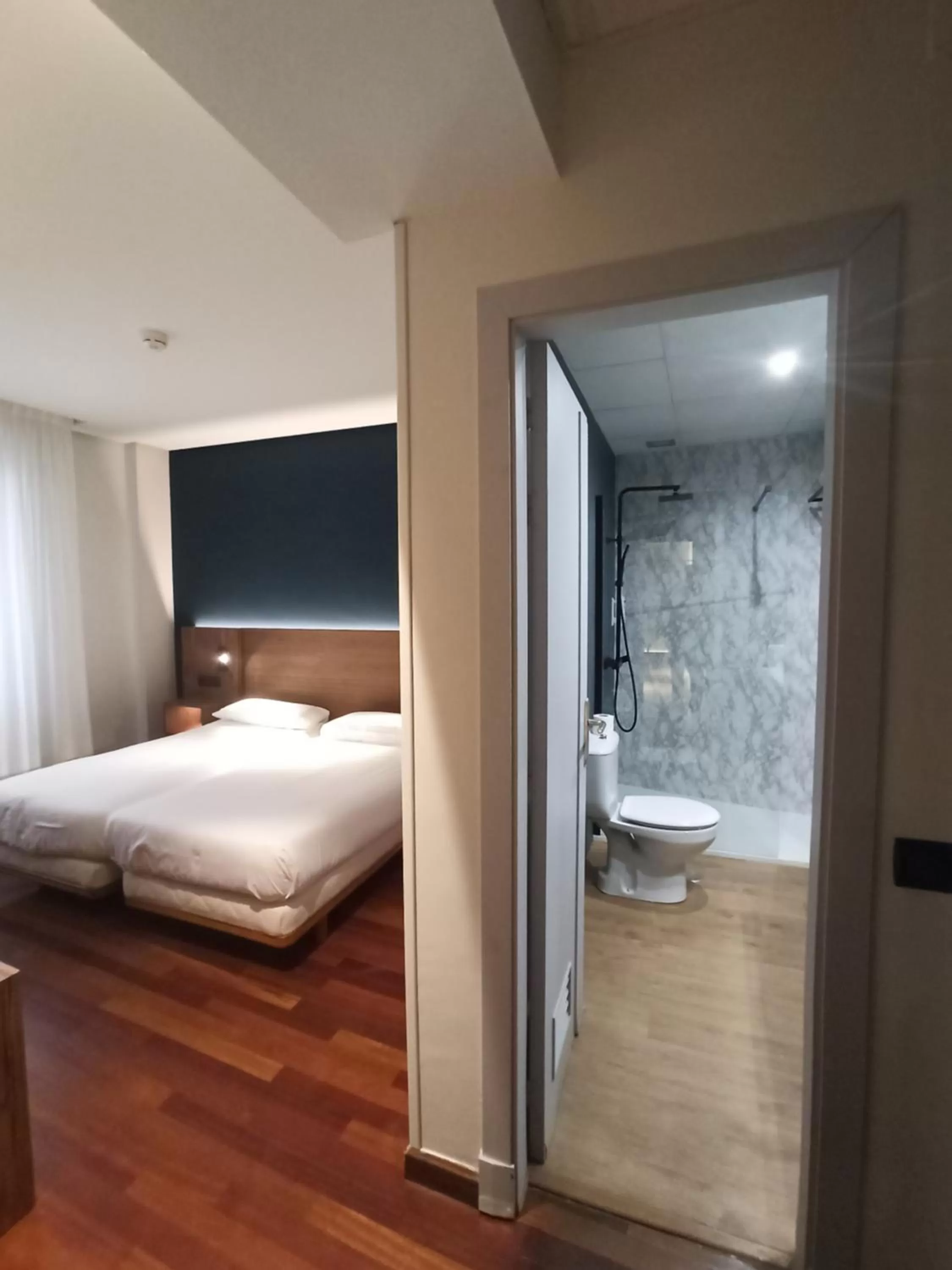 Bedroom, Bed in ARVA Spa París