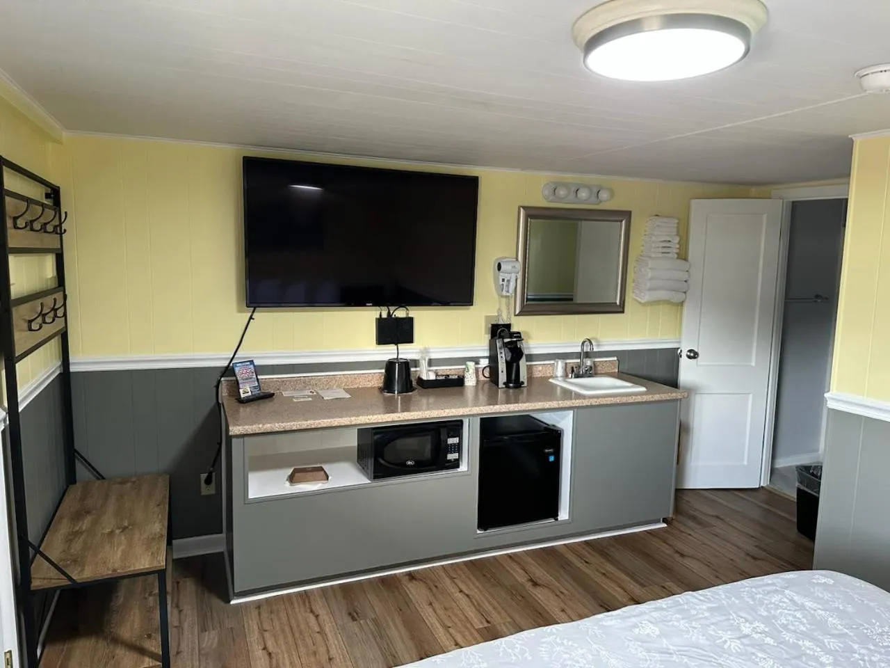 Sunset Motel at Armand's Gardens