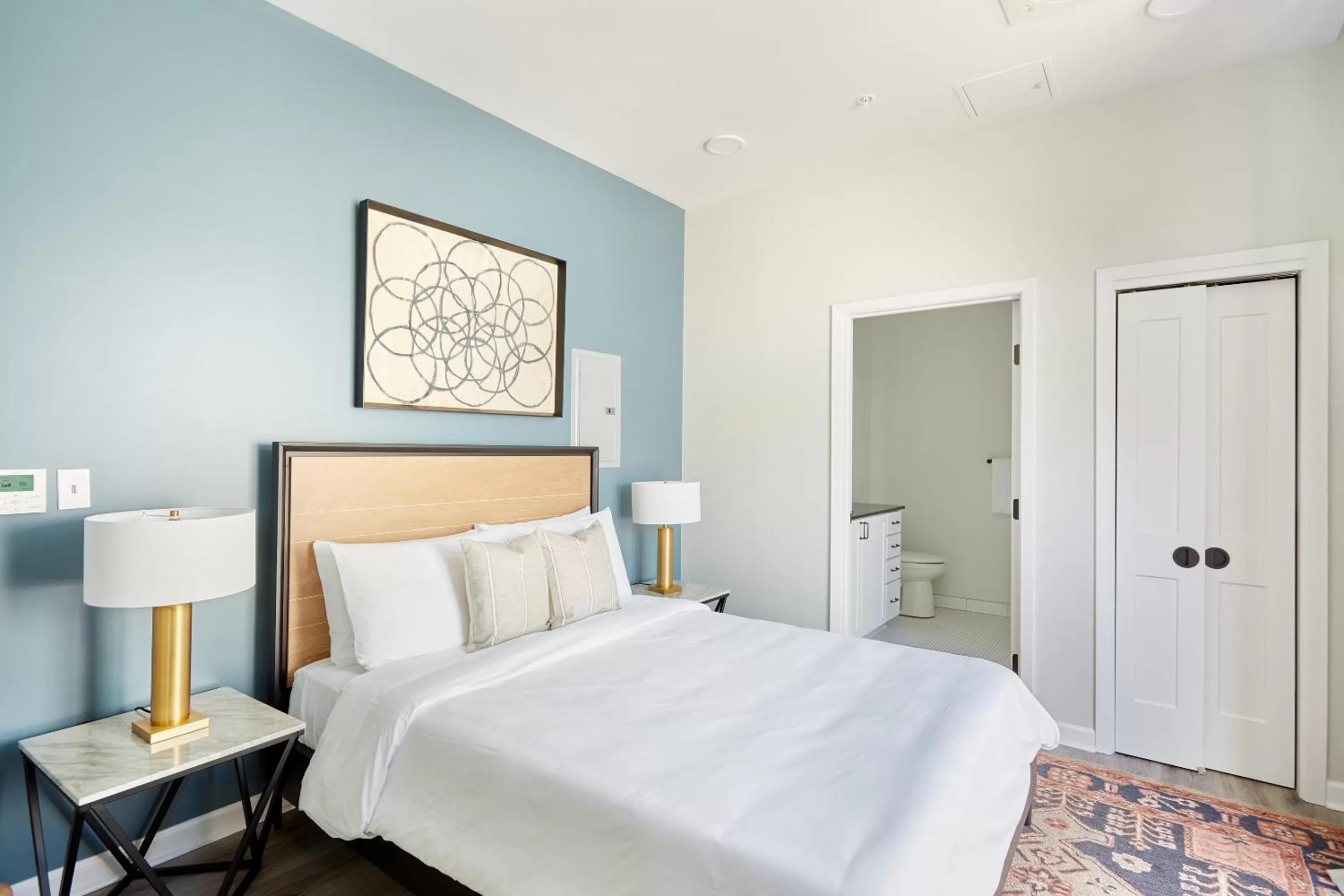 Living room, Bed in Sonder at The Promenade